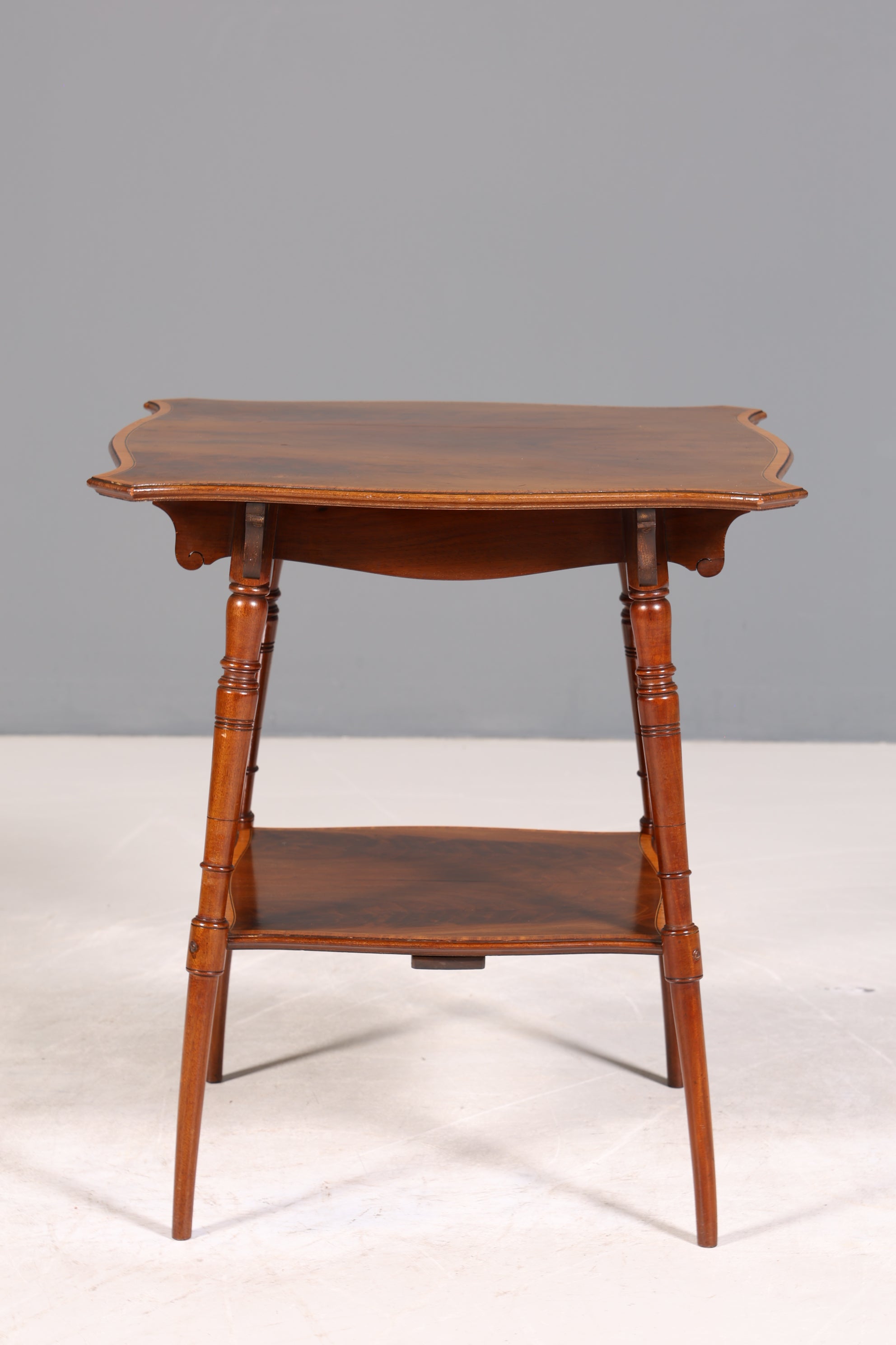 Wunderschöner Englischer Tisch Beistelltisch Holz Ablagetisch Chippendale Tisch
