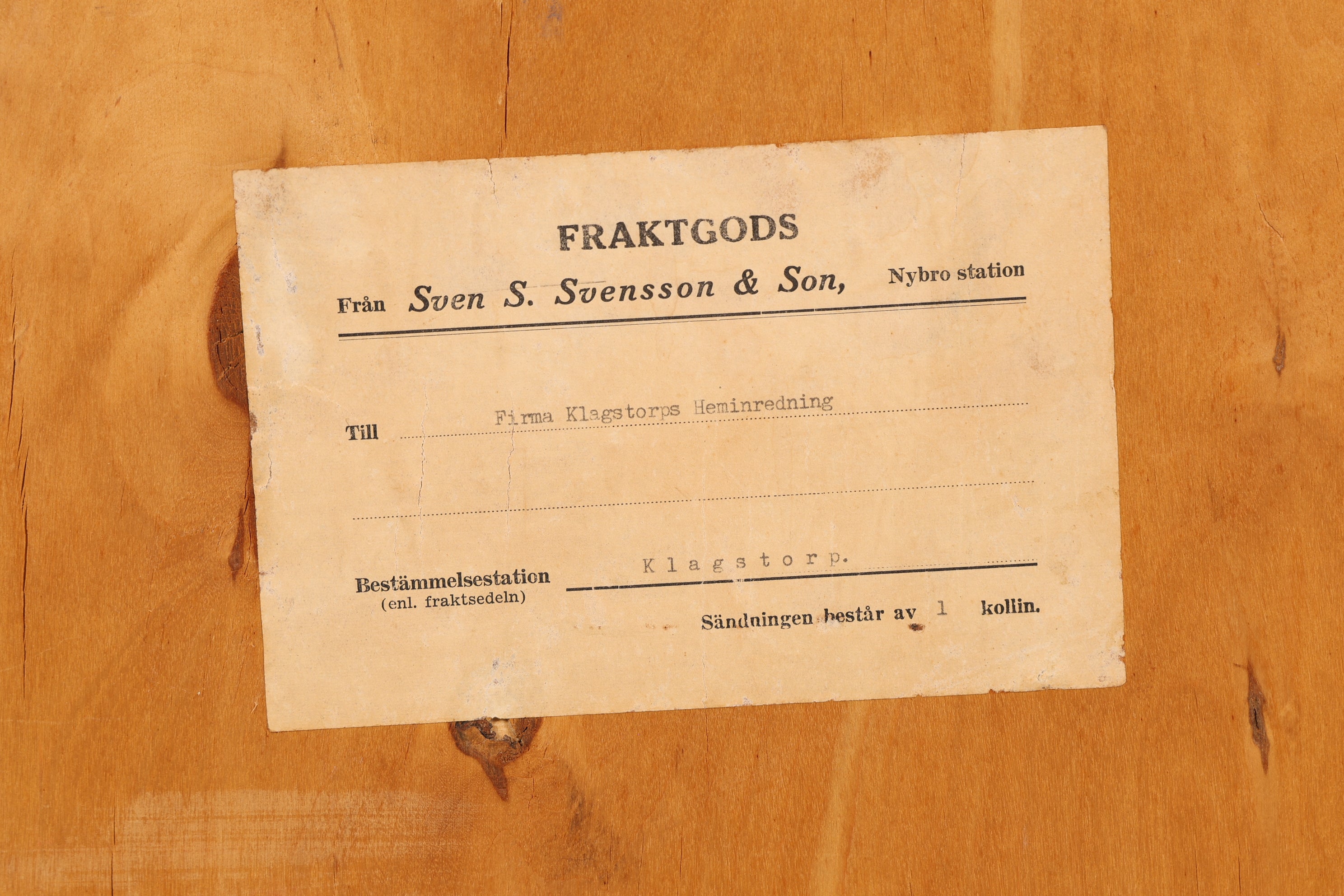 Magnifique bibliothèque vintage des années 1950, en bois véritable.