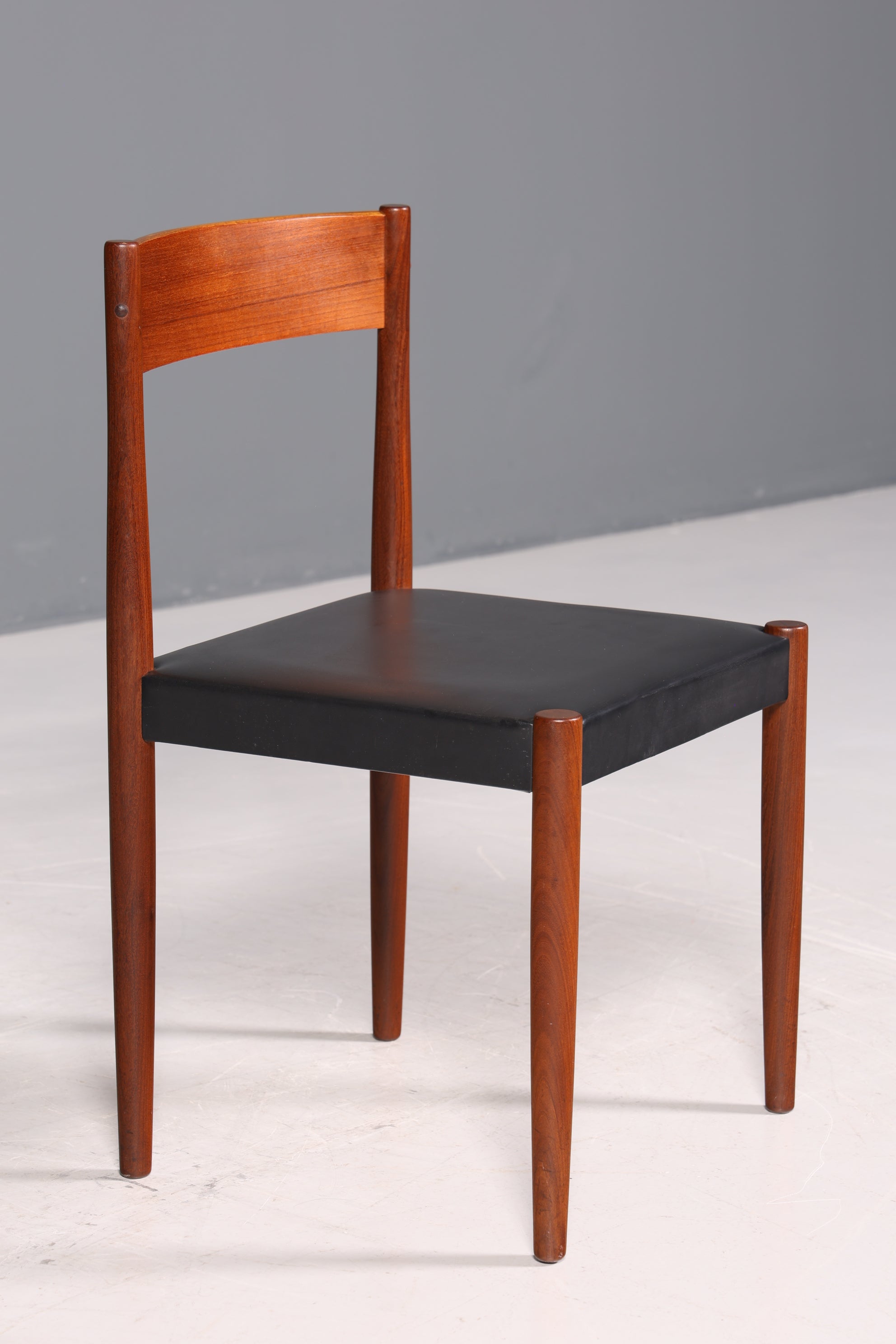 Chaise simple de style milieu du siècle, en palissandre, style secrétaire rétro, en cuir véritable, chaise de cuisine design danois, 1 sur 2