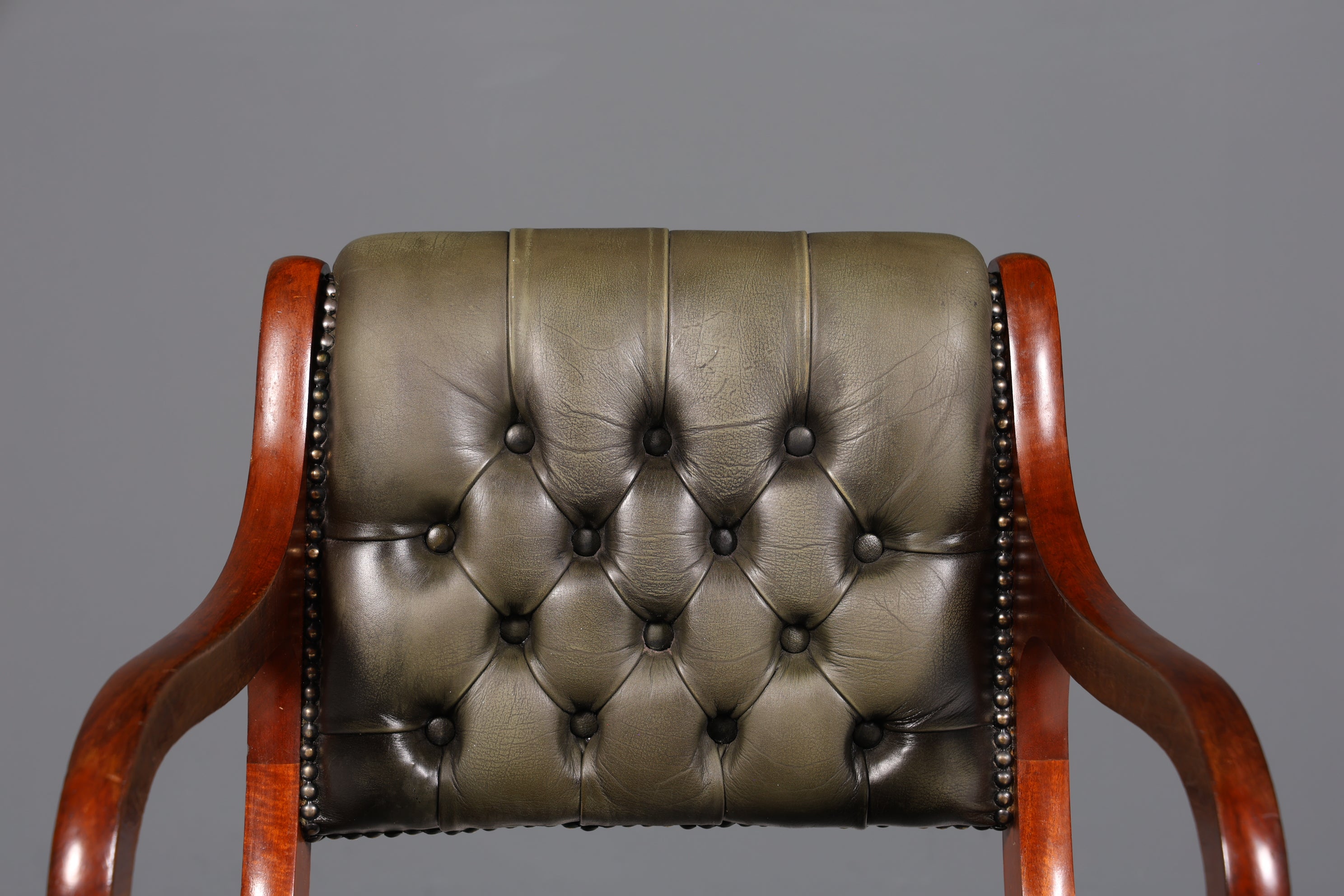 Fauteuil Chesterfield original Canterbury, chaise de cuisine anglaise, chaise secrétaire, chaise en cuir véritable