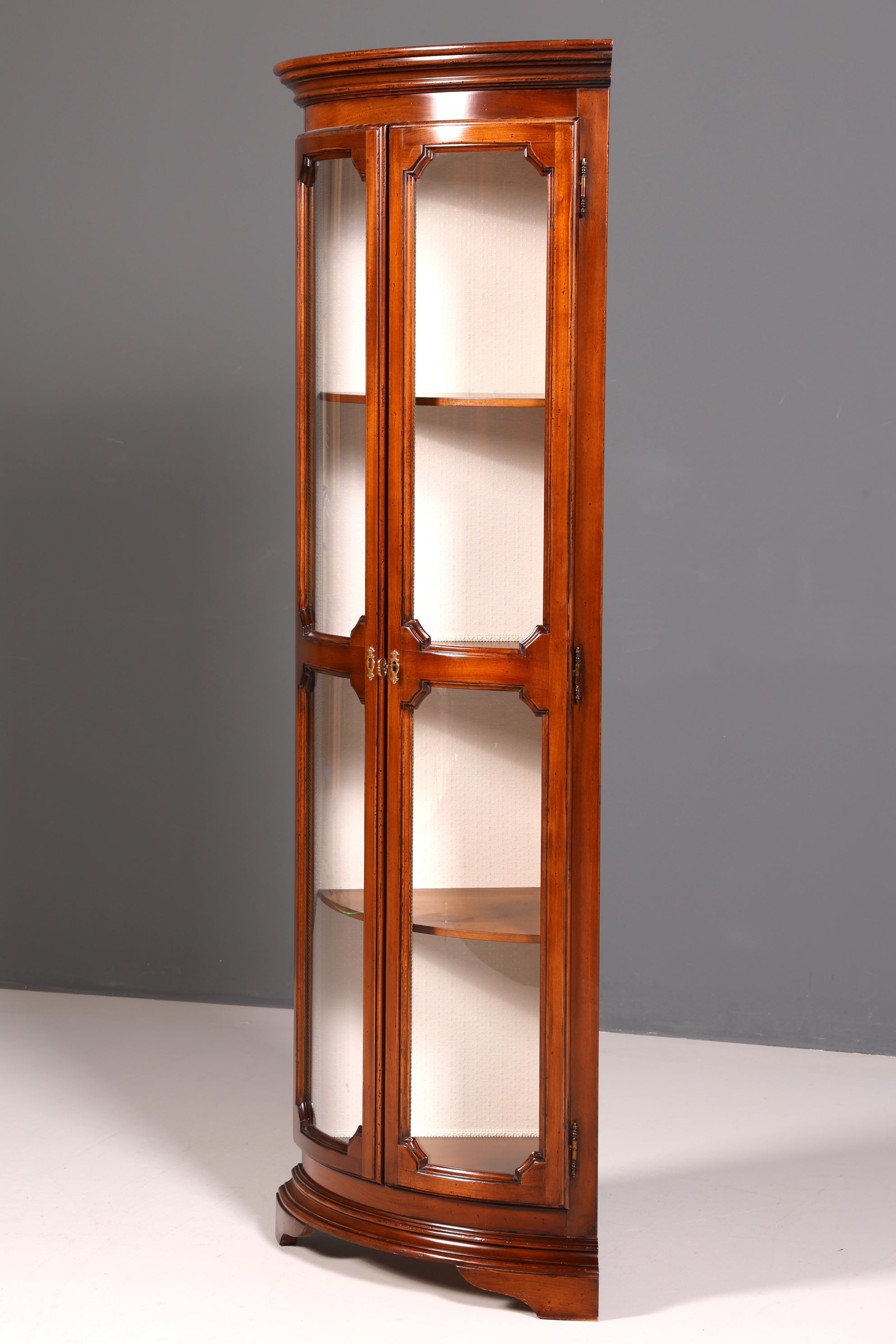 Wunderschöne Original Selva Eckvitrine Antik Stil Vitrine Schrank Geschirrschrank Glasvitrine