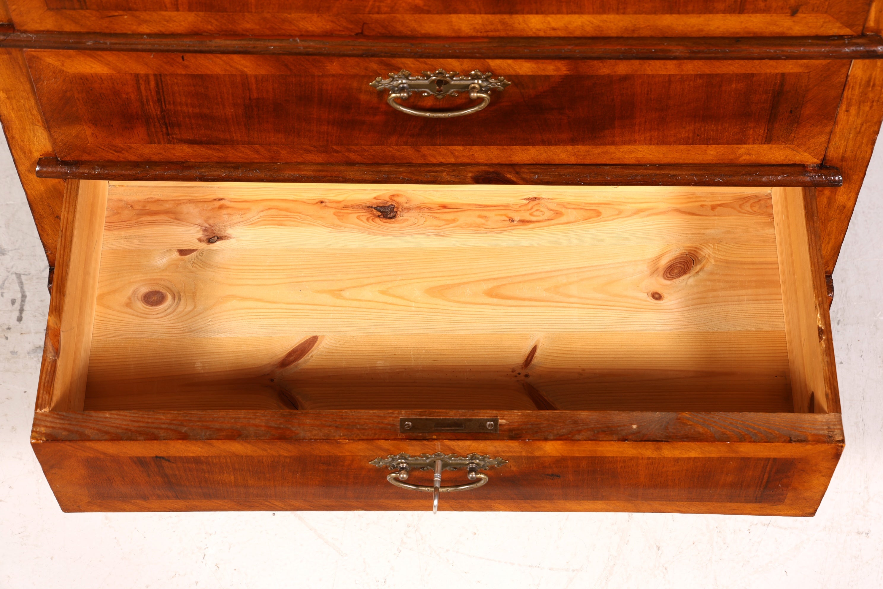 Commode élégante Gründerzeit vers 1890, vertiko Art Nouveau, chiffonnier antique, commode en lin