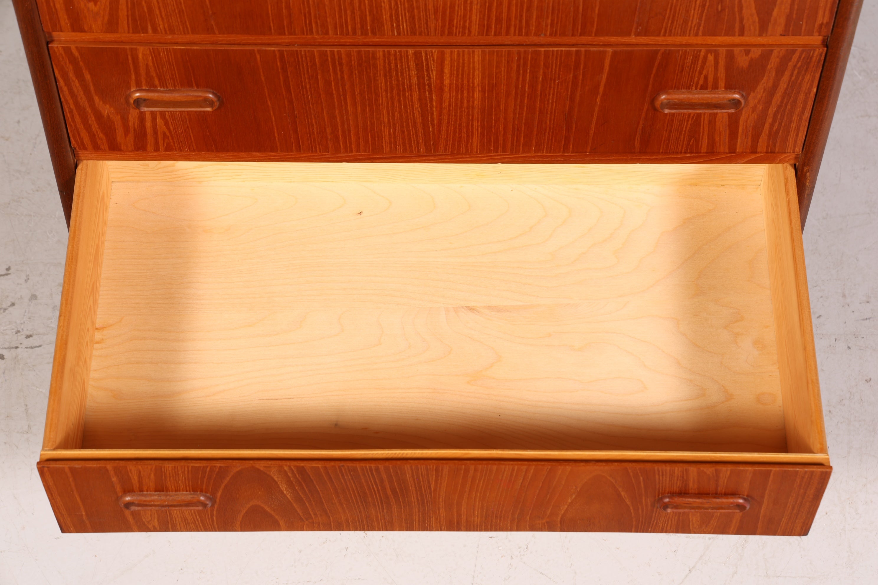 Magnifique commode rétro en teck, style années 60/70, design danois.