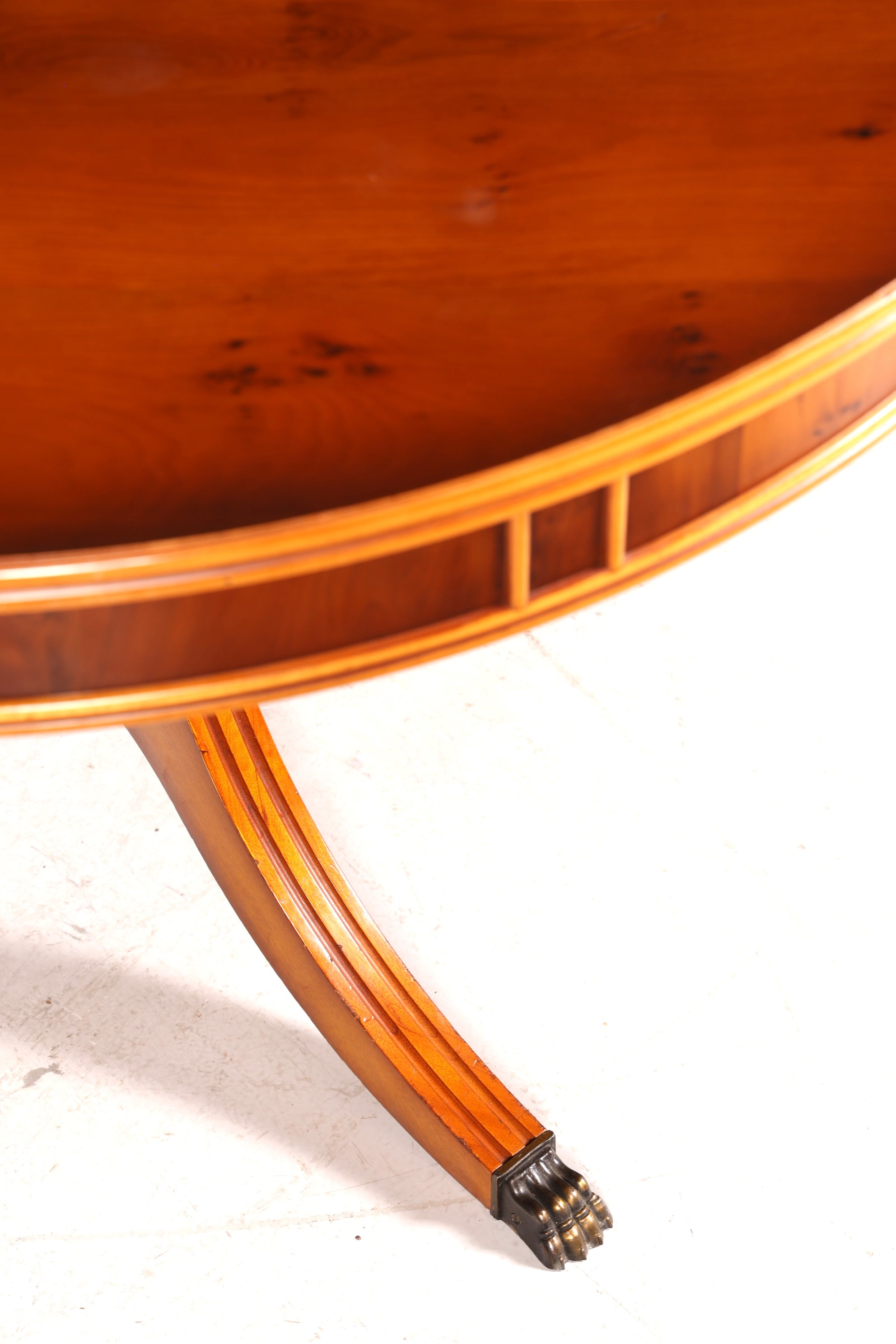 Magnifique table de salle à manger extensible anglaise, en if, style antique, table de cuisine des années 60