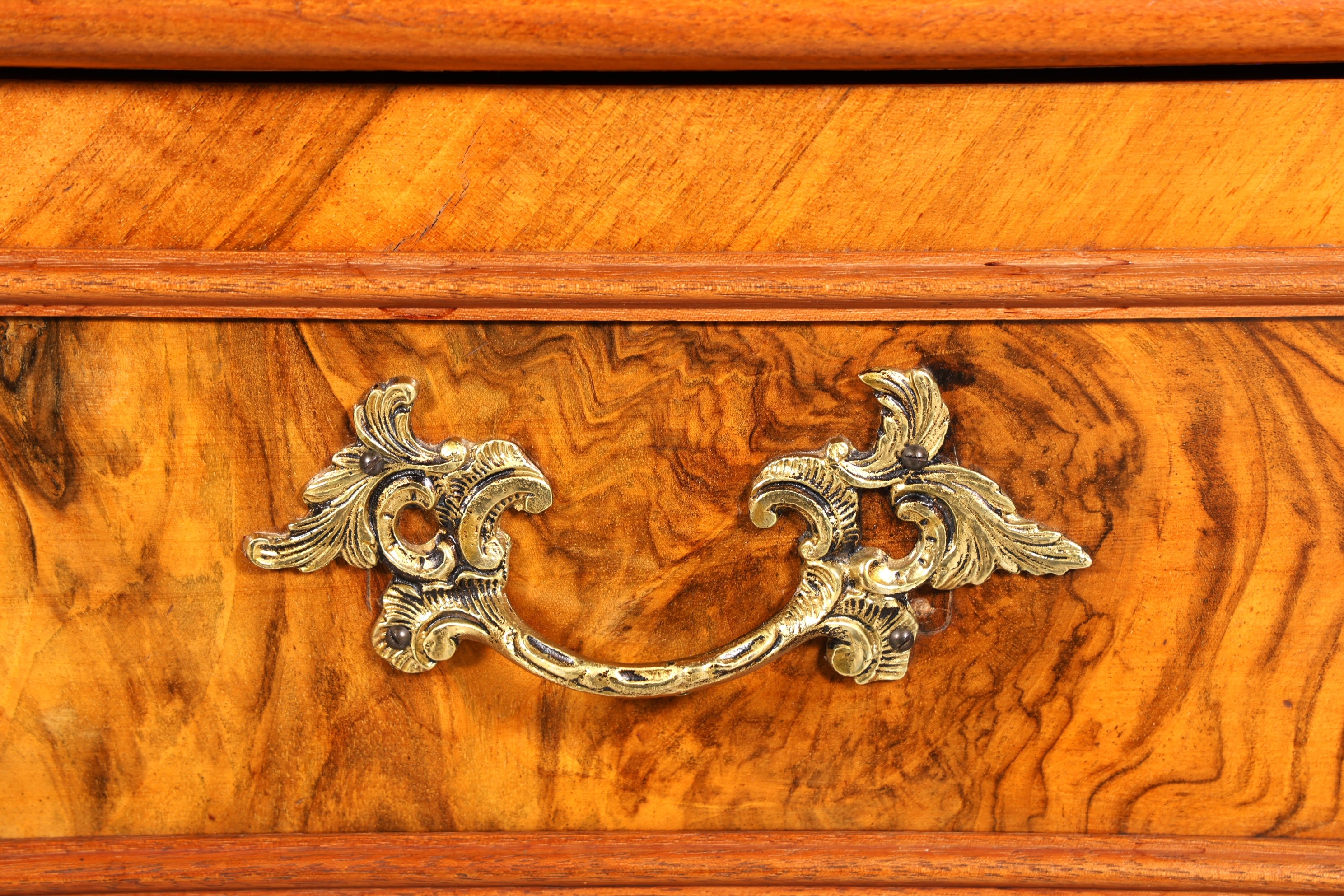 Wunderschöne Gründerzeit Kommode Louis Philippe Vertiko Nussbaum Sideboard um 1880