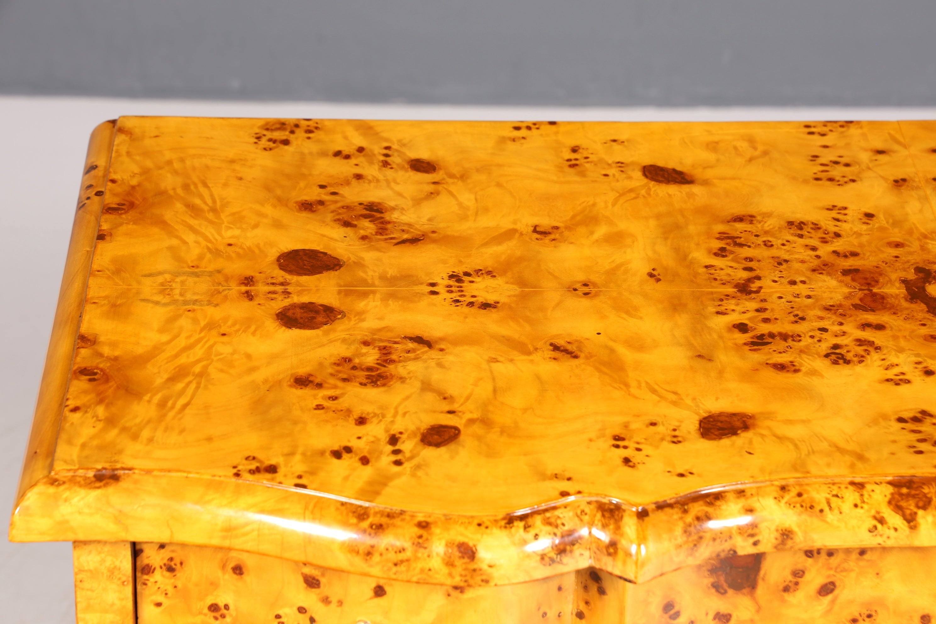 Buffet de style baroque royal, commode de style Louis XVI, commode de style ancien