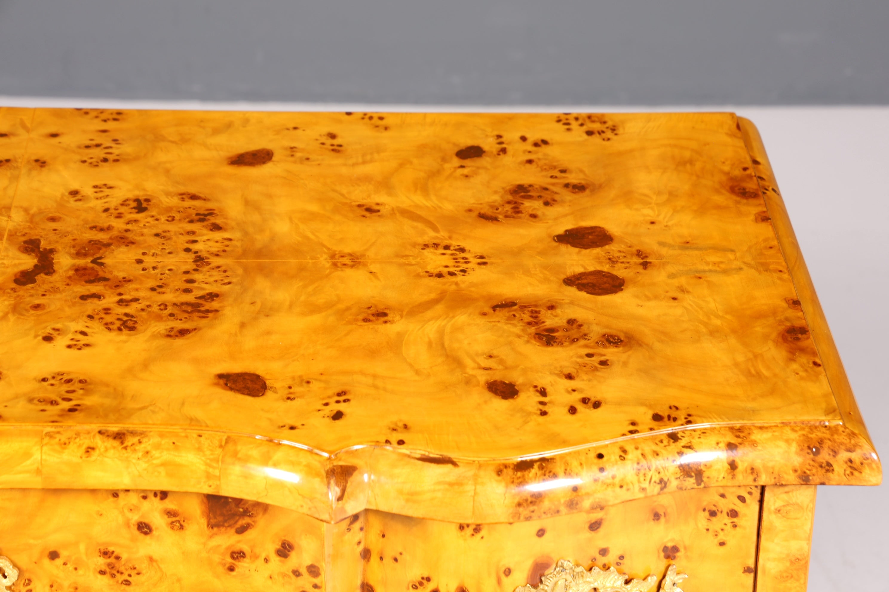 Buffet de style baroque royal, commode de style Louis XVI, commode de style ancien