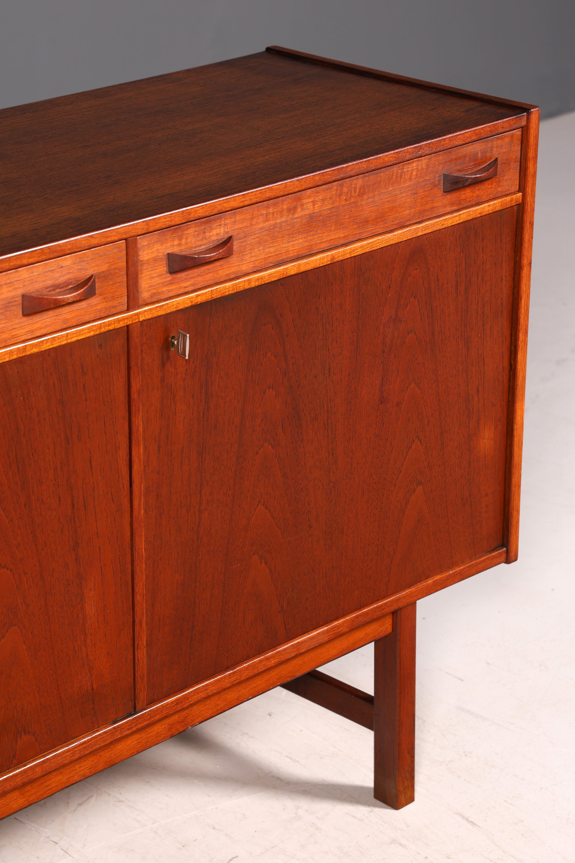 G219 Finish cm Teak von uns dunkel lackiert