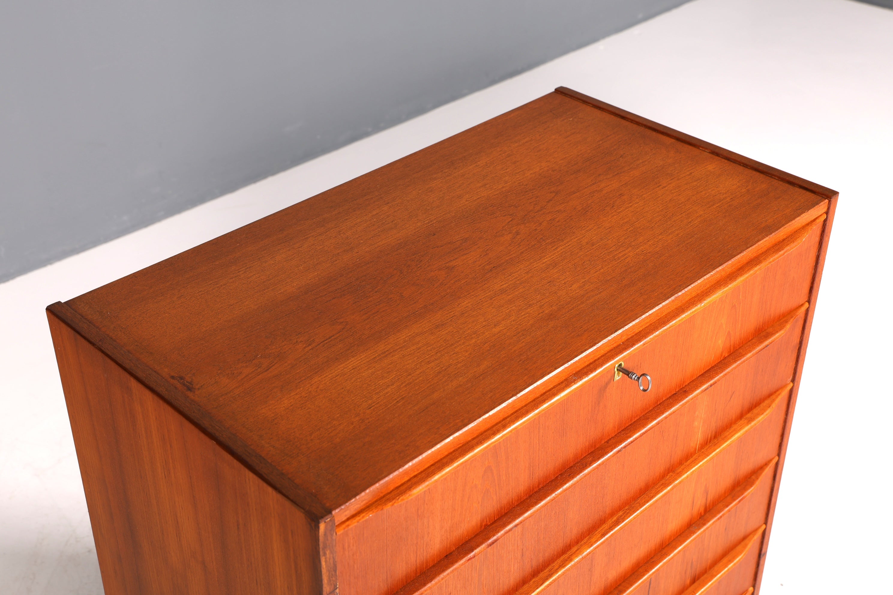 Buffet en teck de style mid-century, commode vintage