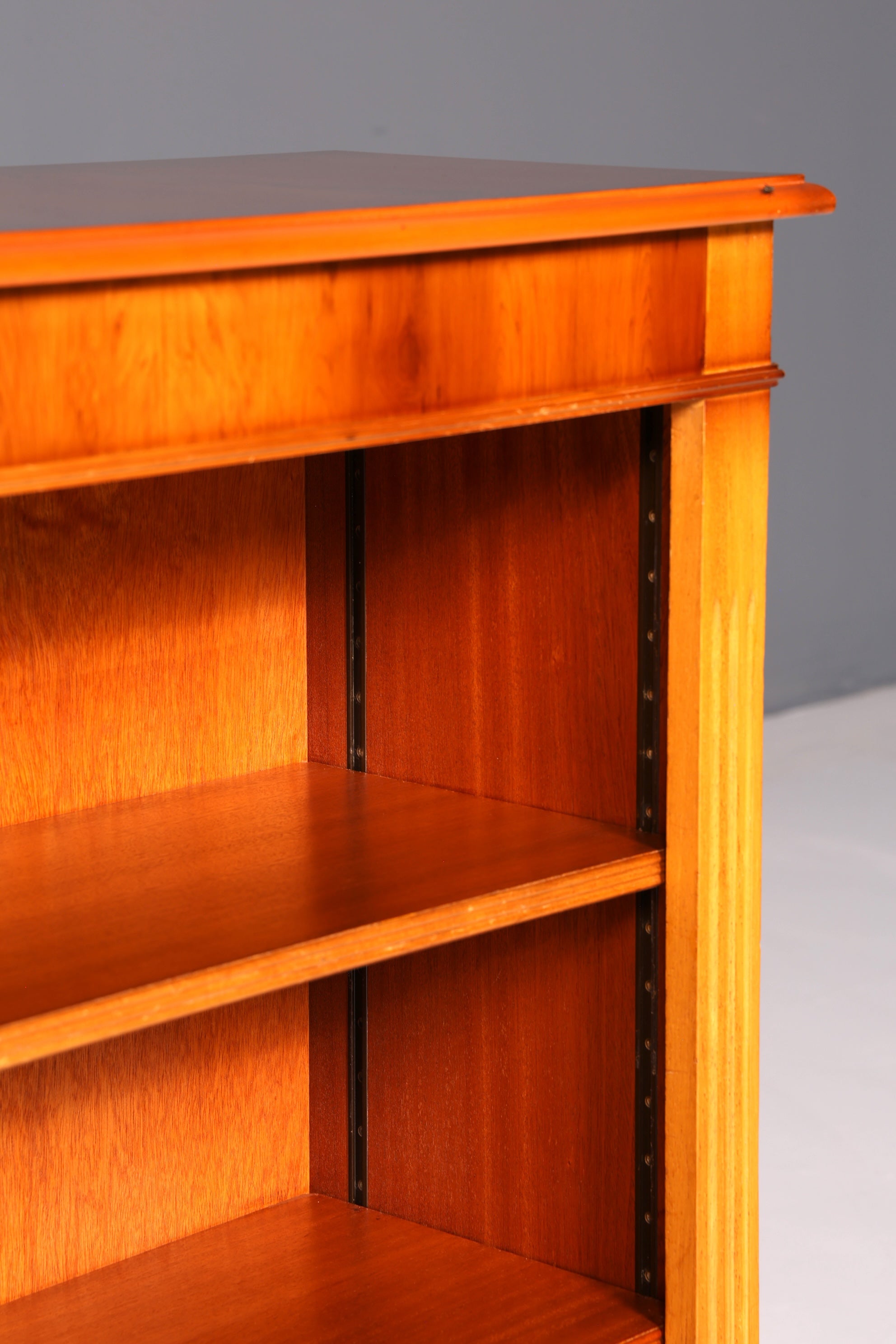 Wunderschönes Englisches Bücherregal Eibe Antik Stil Regal Bookshelf Buchablage Vintage 60s