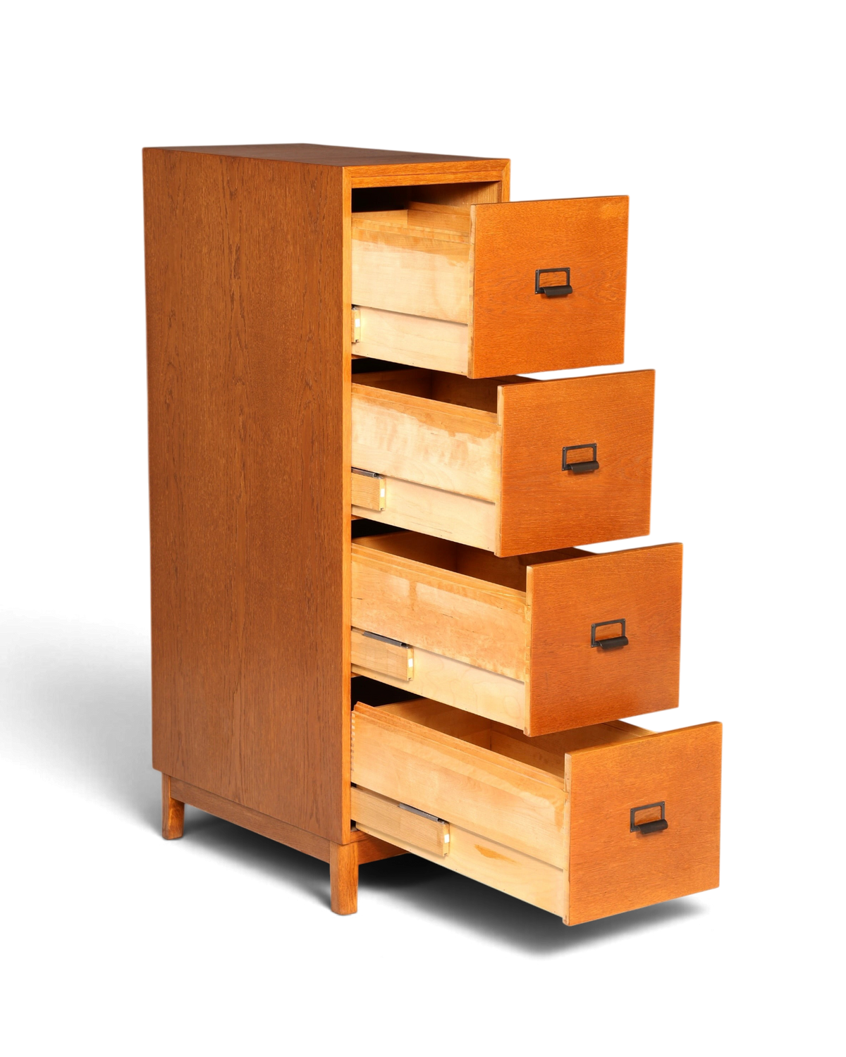 Hauptstadt Möblerei Mid Century Aktenschrank aus massivem Holz mit vier Schubladen im Bauhaus-Stil