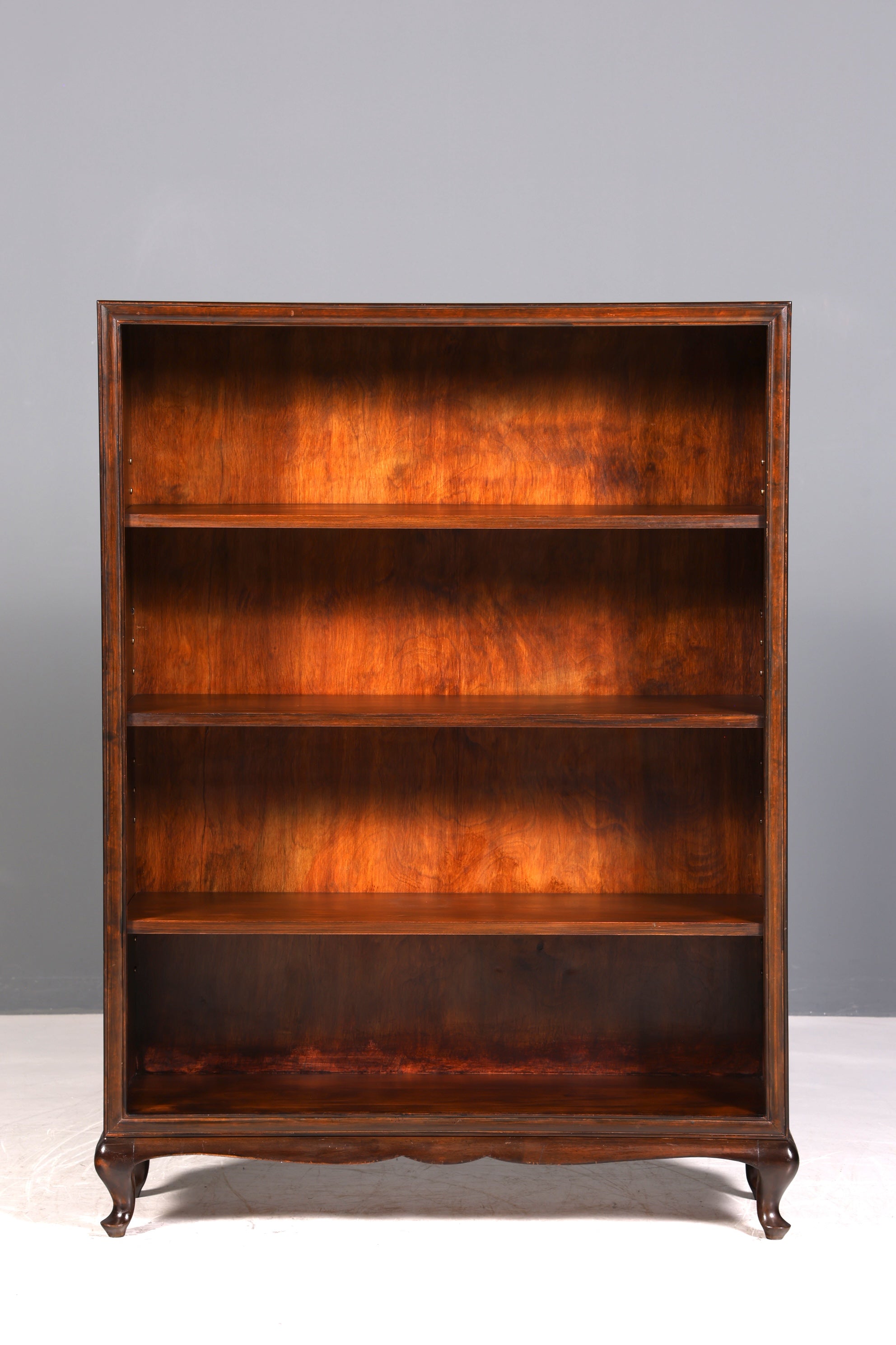 F691 Finition Belle étagère Chippendale, bois véritable, bibliothèque de style baroque