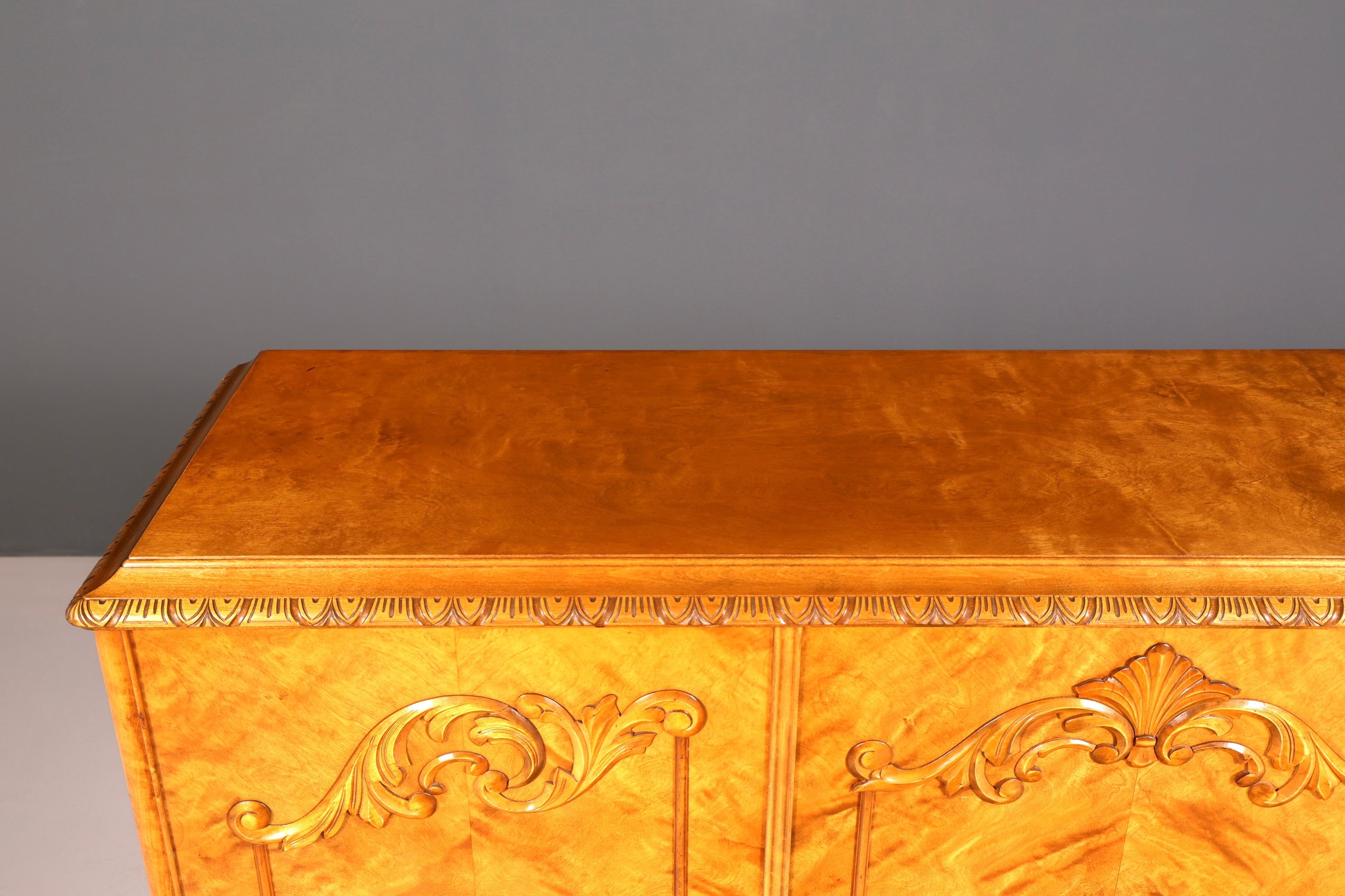Traumhafter Chippendale Schrank Highboard Barock Stil Antik Sideboard 50s Kommode TV-Schrank 60s Massiv
