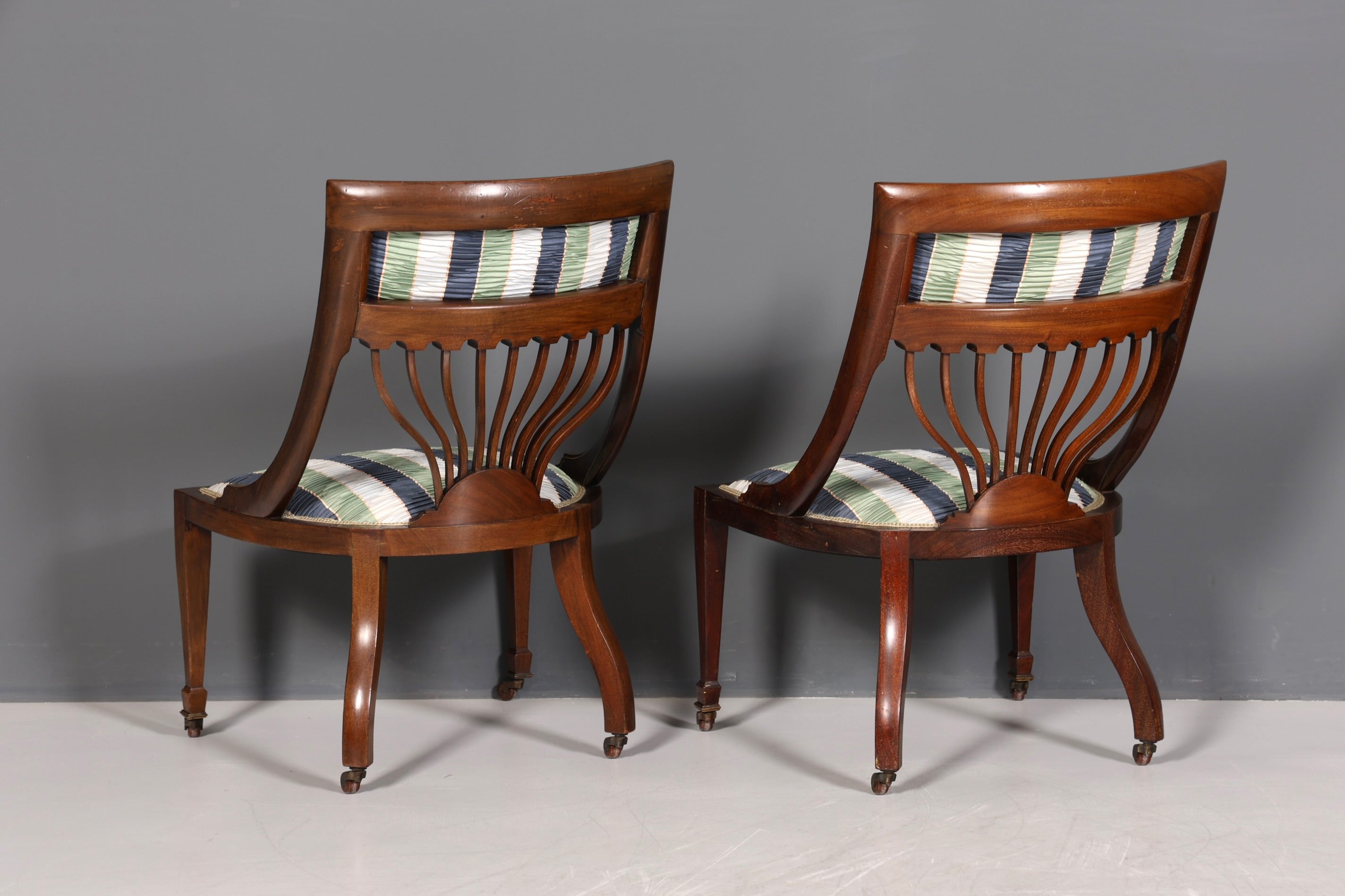 F695 Finition 2x Chaises anglaises élégantes, chaises de salle à manger anglaises, chaises de cuisine antiques des années 1960, ensemble de chaises