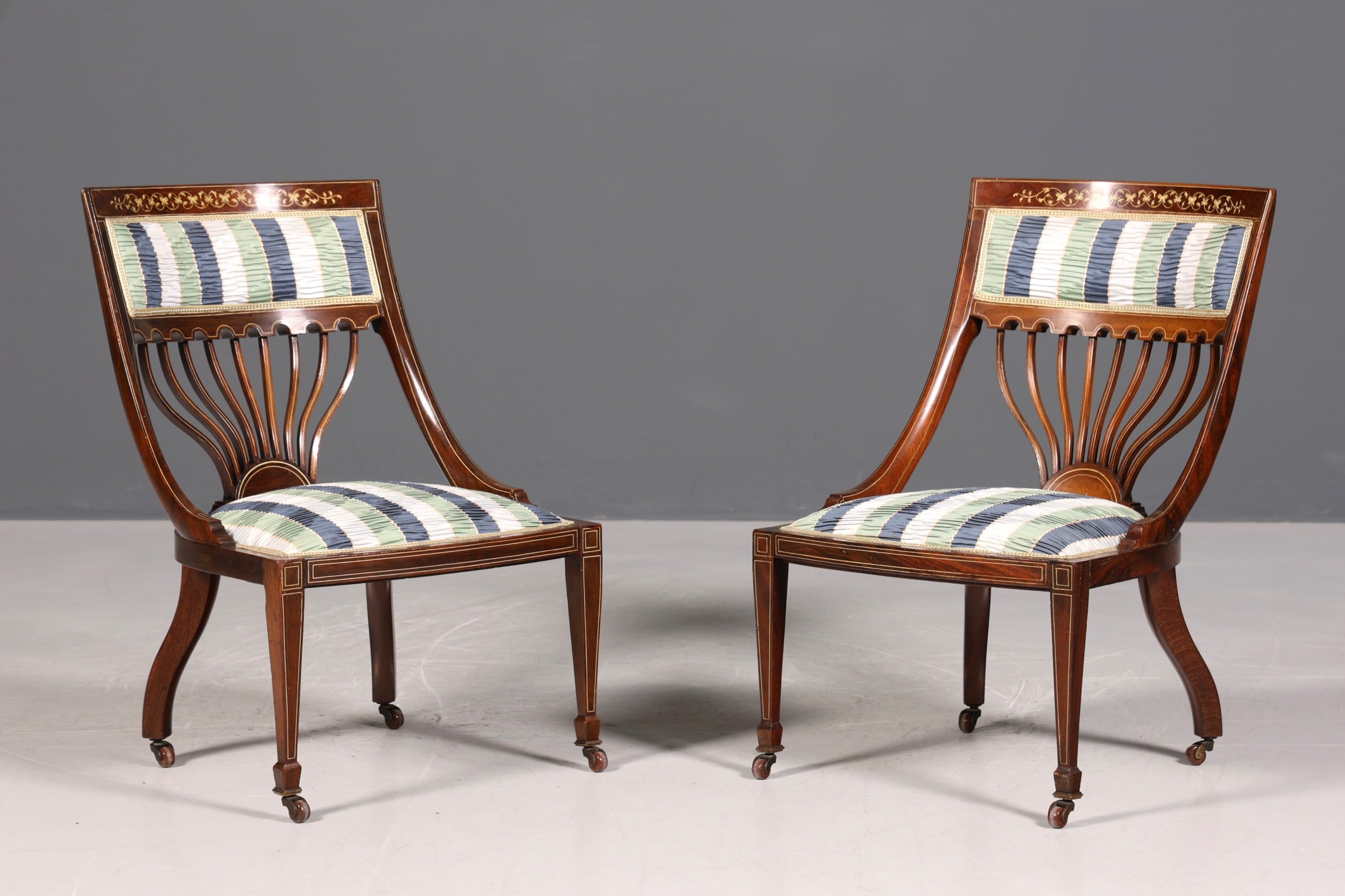 F695 Finition 2x Chaises anglaises élégantes, chaises de salle à manger anglaises, chaises de cuisine antiques des années 1960, ensemble de chaises