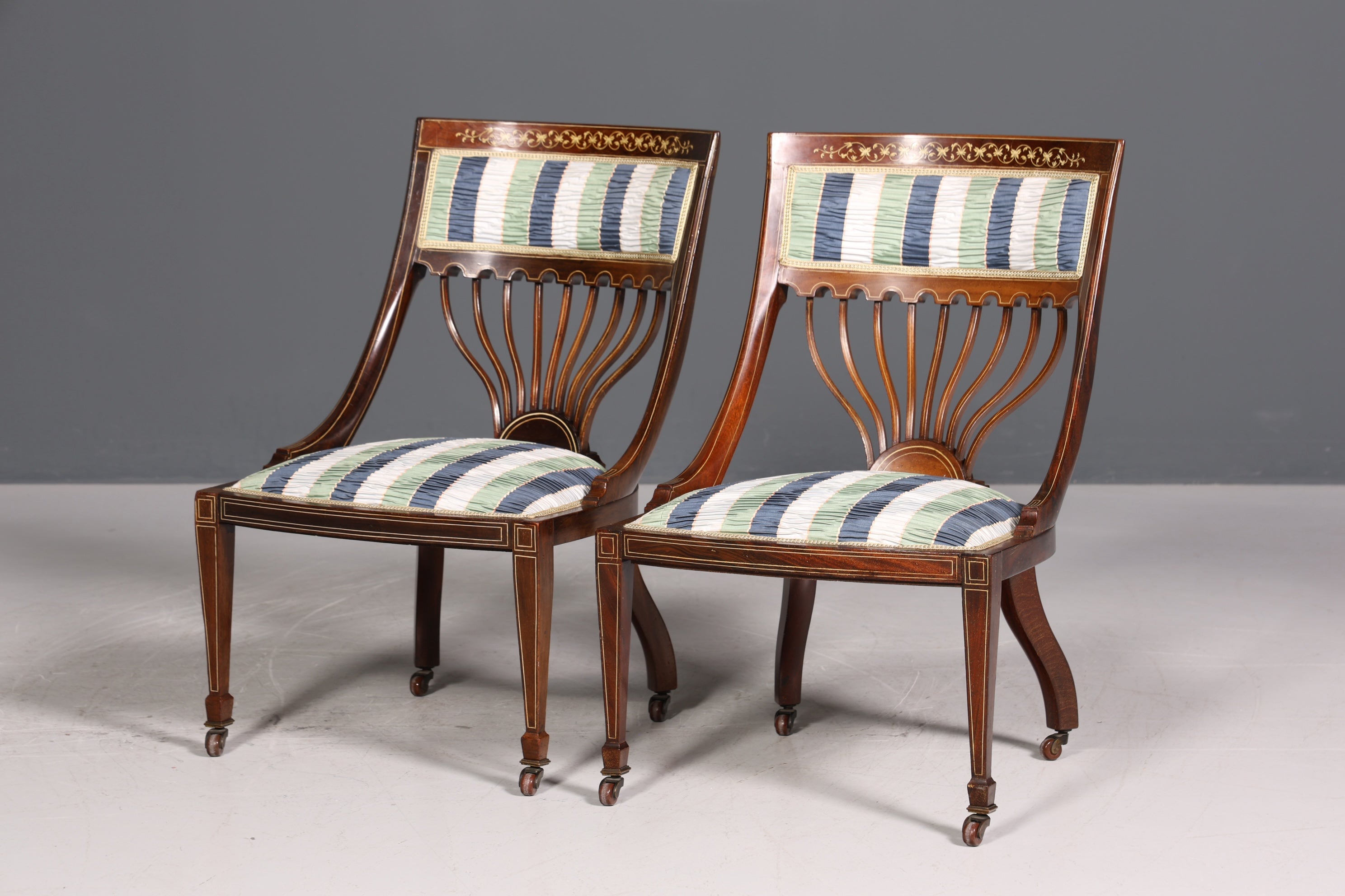 F695 Finition 2x Chaises anglaises élégantes, chaises de salle à manger anglaises, chaises de cuisine antiques des années 1960, ensemble de chaises