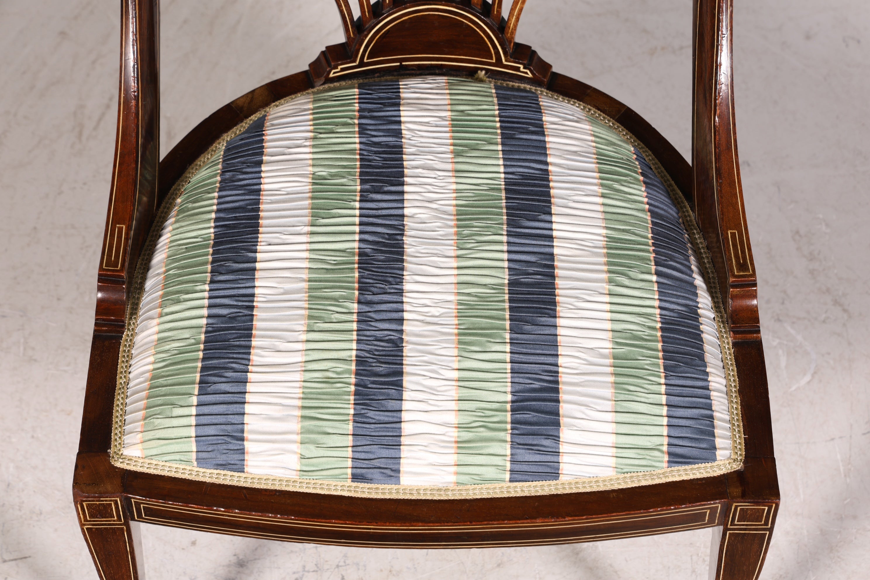 F695 Finition 2x Chaises anglaises élégantes, chaises de salle à manger anglaises, chaises de cuisine antiques des années 1960, ensemble de chaises