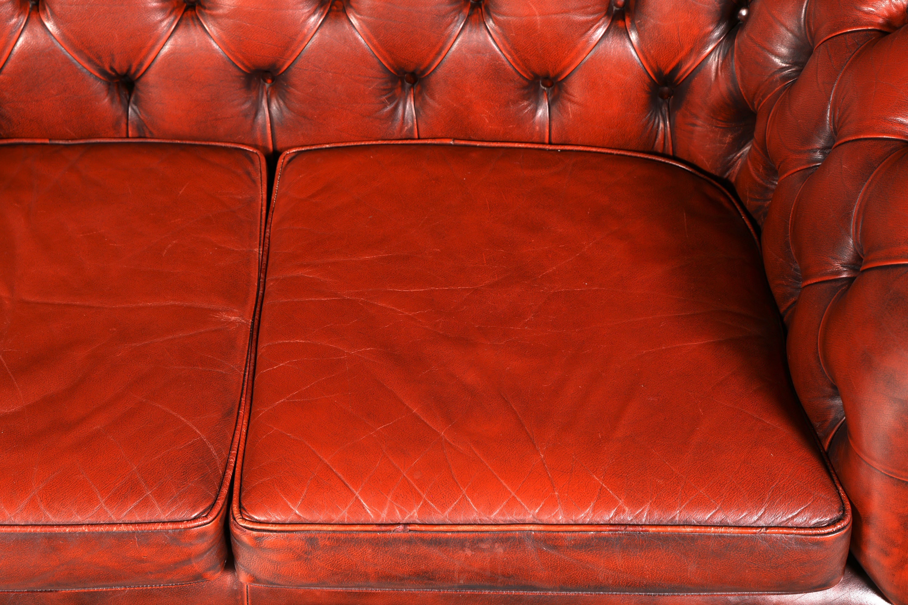 Wunderschönes Original Chesterfield Sofa 2-Sitzer Couch England Echtleder Polstersofa Ledersofa
