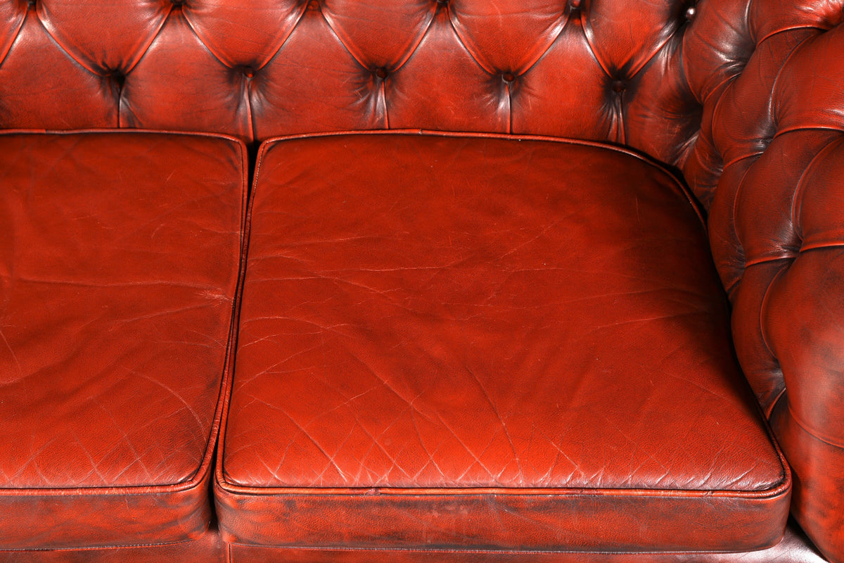 Wunderschönes Original Chesterfield Sofa 2-Sitzer Couch England Echtleder Polstersofa Ledersofa