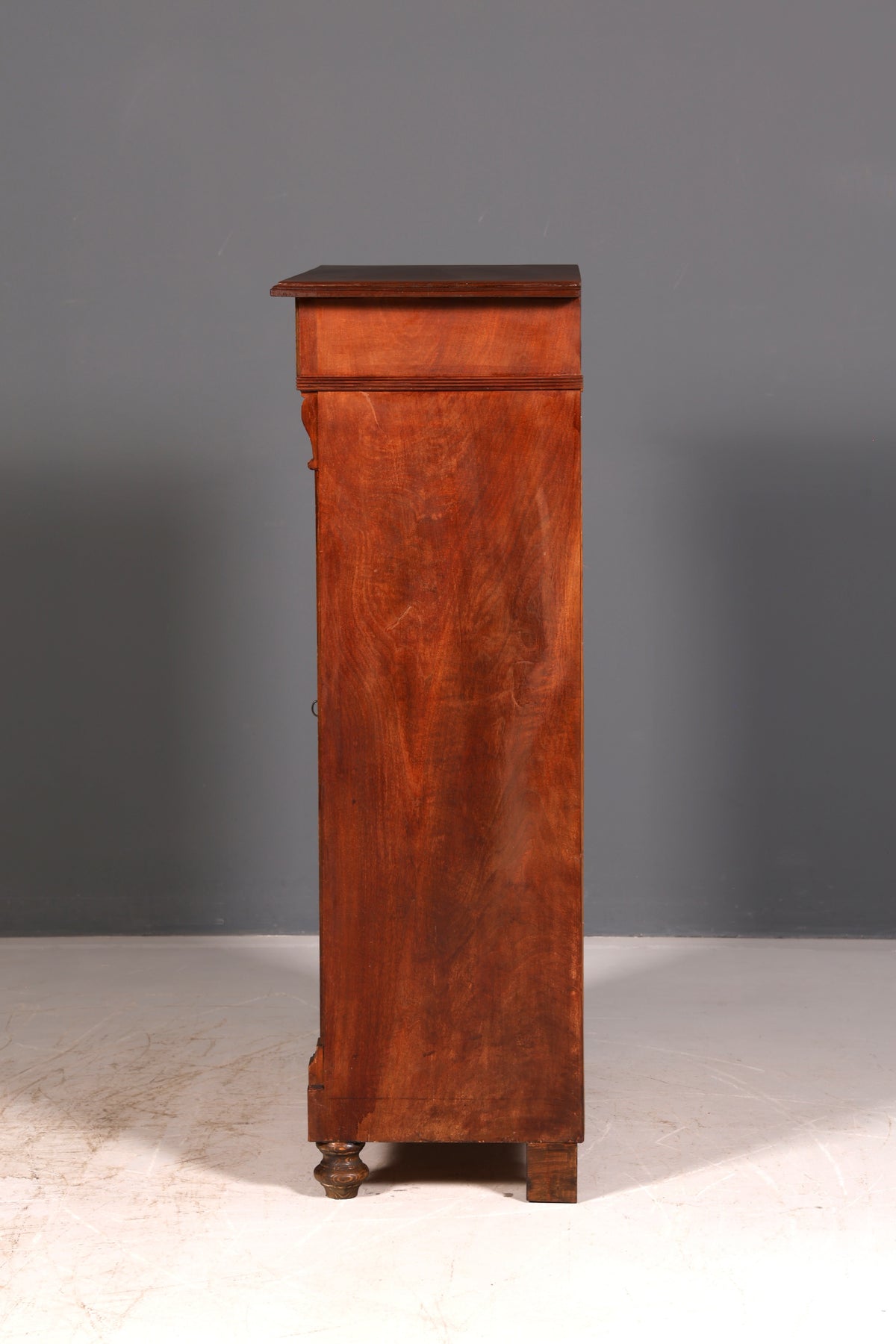 Magnifique meuble de rangement Art nouveau de l’époque Gründerzeit, armoire antique, meuble haut, commode, buffet vintage