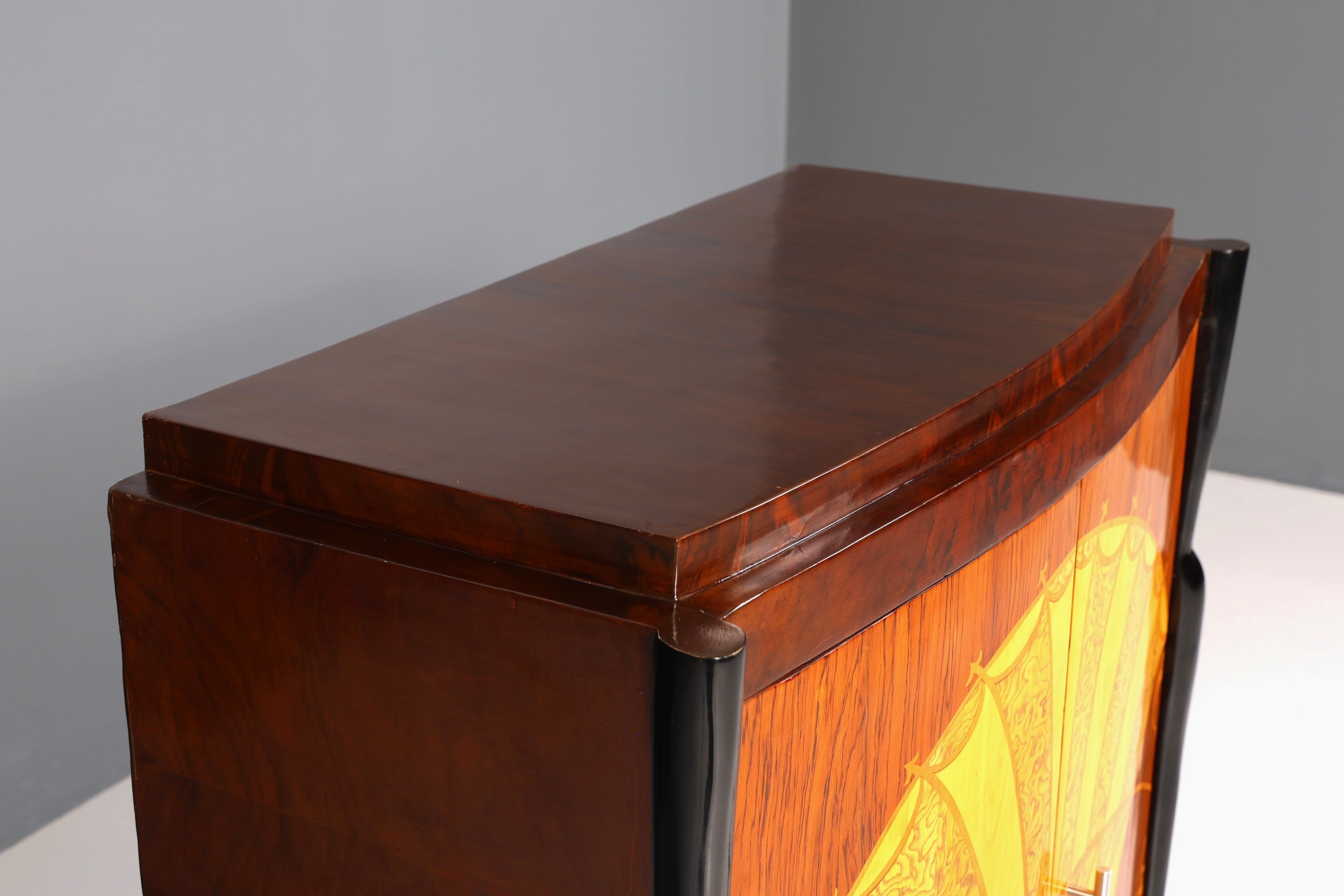 AD91-13 Meuble haut de style Art déco, commode Vertiko, armoire Sun