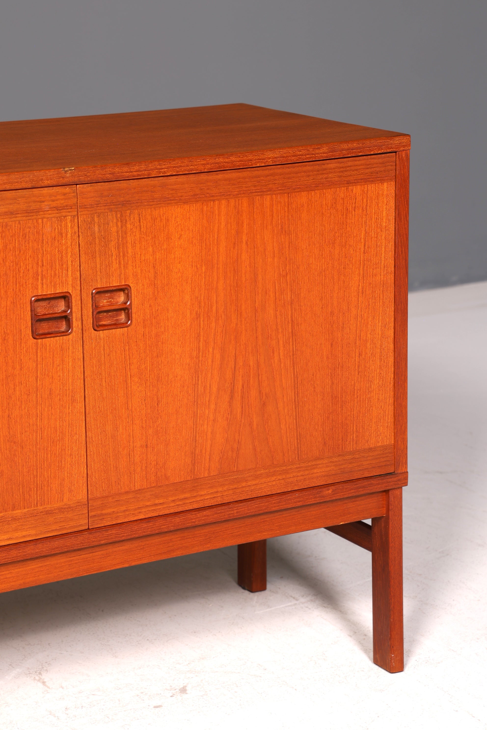 Wunderschöne Mid Century Kommode Vintage Schrank Retro Flurkommode 60s Sideboard Designklassiker