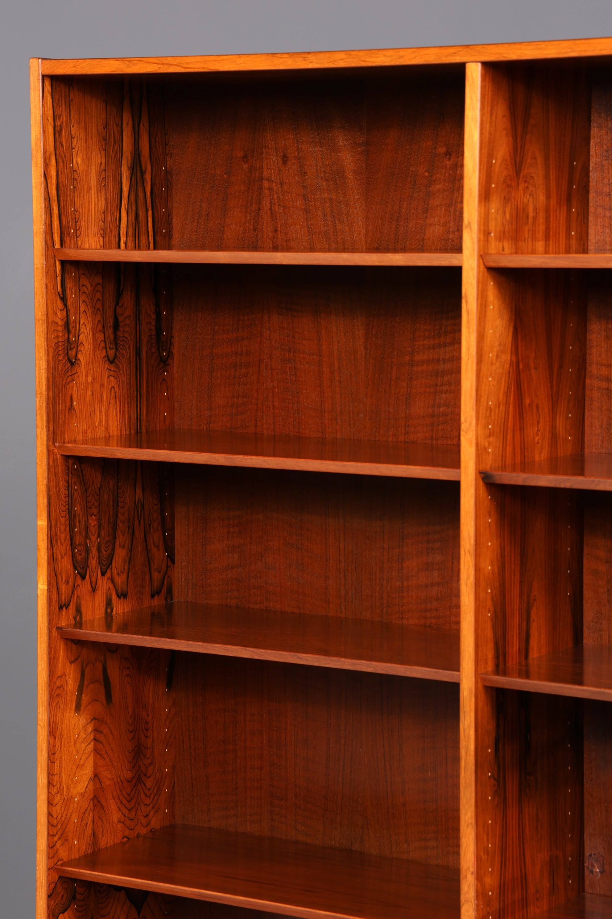Magnifique étagère XXL originale Hundevad du milieu du siècle en palissandre, design danois, fabriquée au Danemark, bibliothèque vintage des années 1960