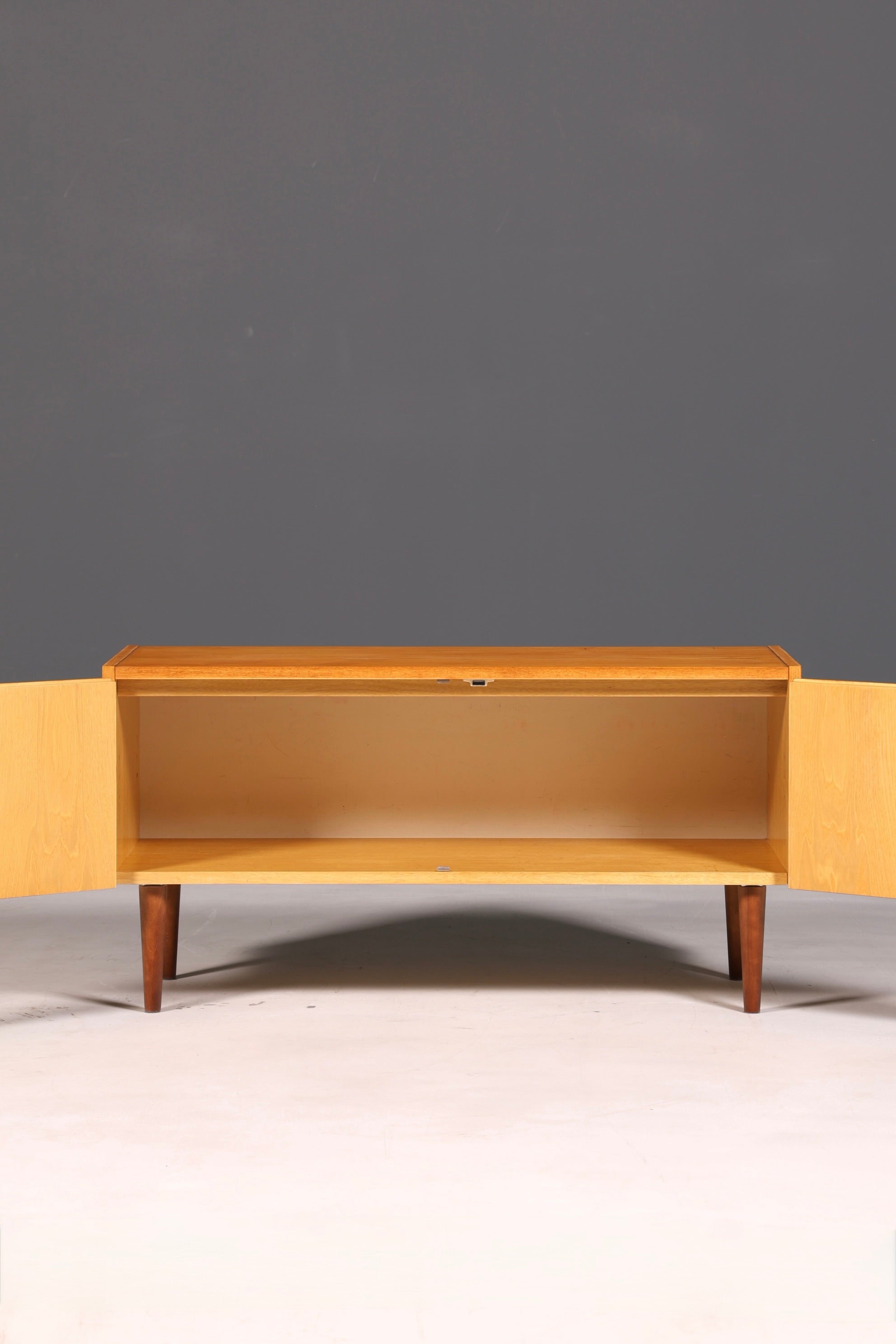 Magnifique commode Hellerau originale, modèle 427, style mid-century, buffet, meuble TV vintage en bois véritable
