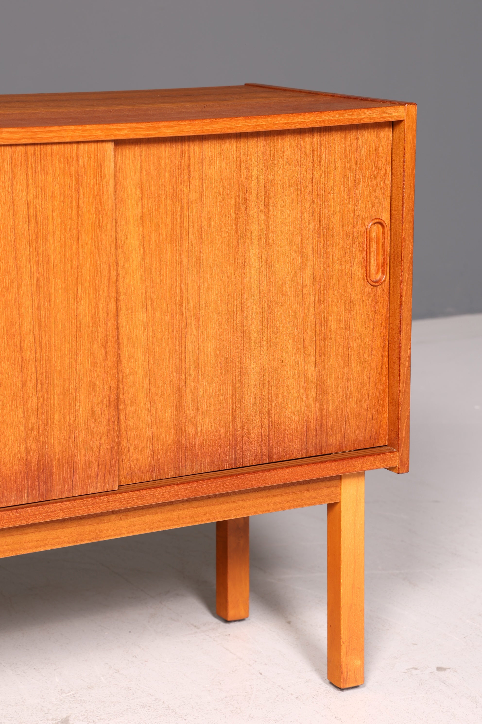 Traumhaftes Mid Century Teak Sideboard Schiebetüren Vintage Kommode Retro 60er