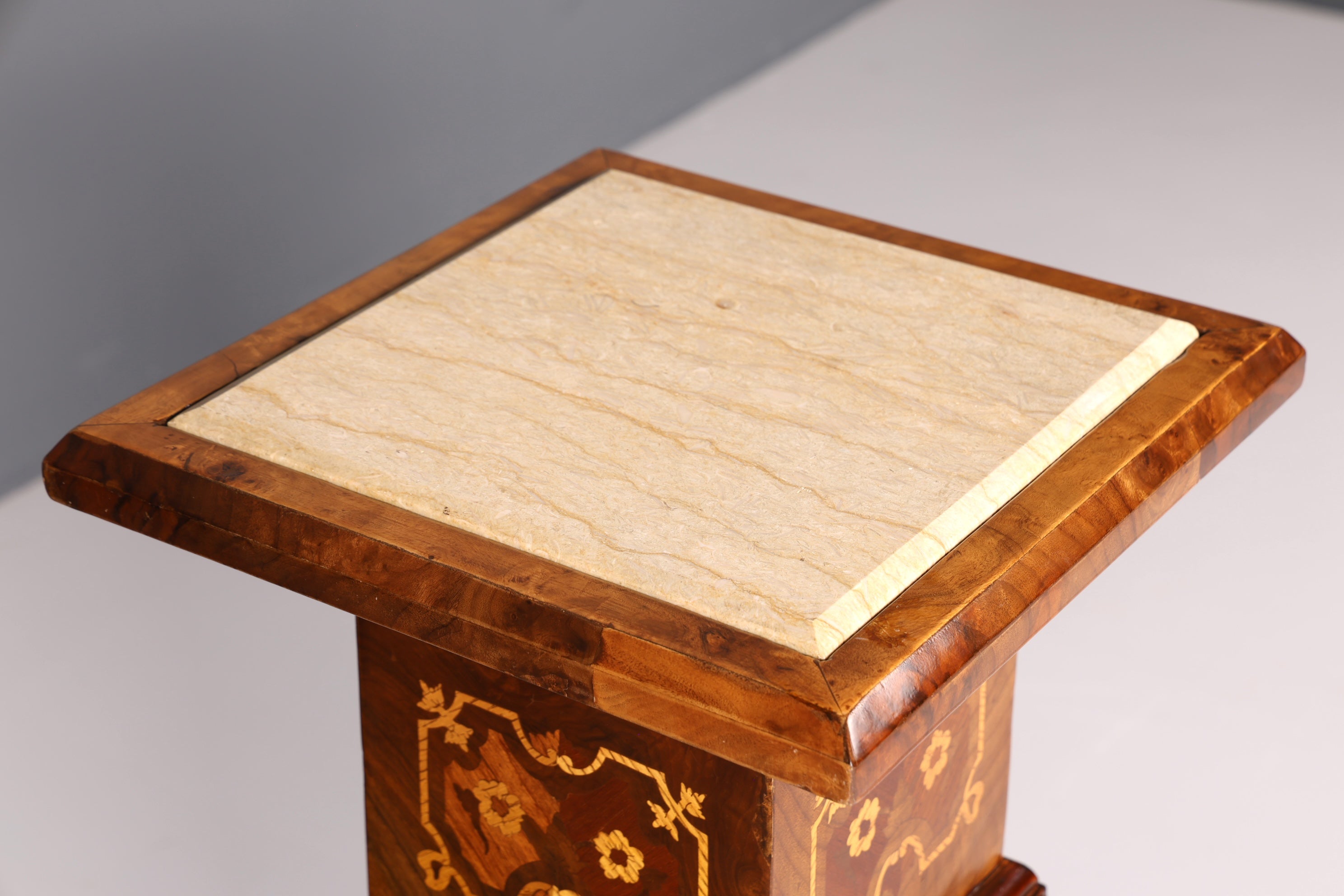 Edle Barock Stil Säule Louis XV Blumensäule Naturstein Marmor Intarsien Ablage Tisch