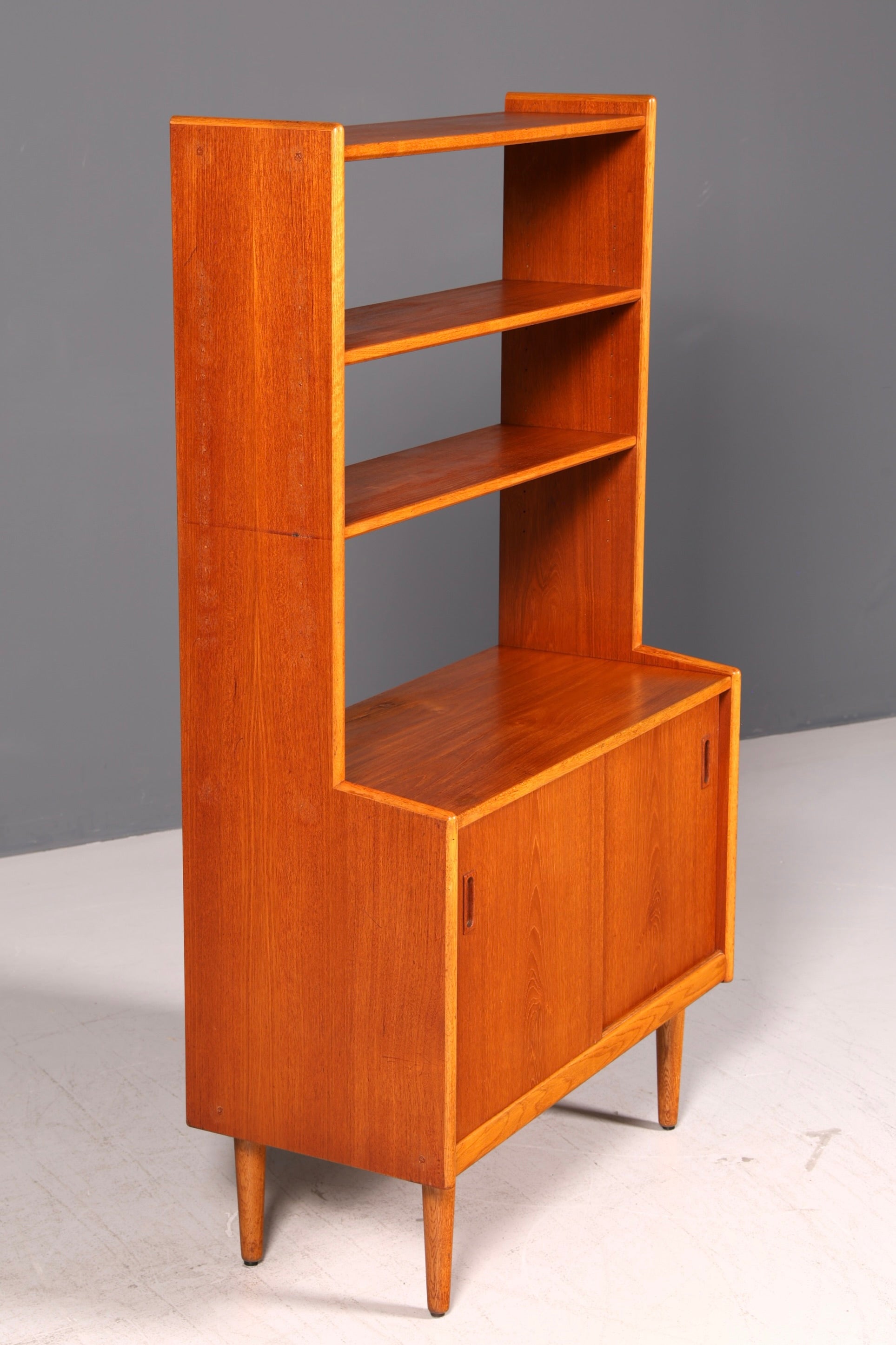 Schlichtes Mid Century Bücherregal Danish Design Schiebetür Teak Holz Vintage Schrank Regal