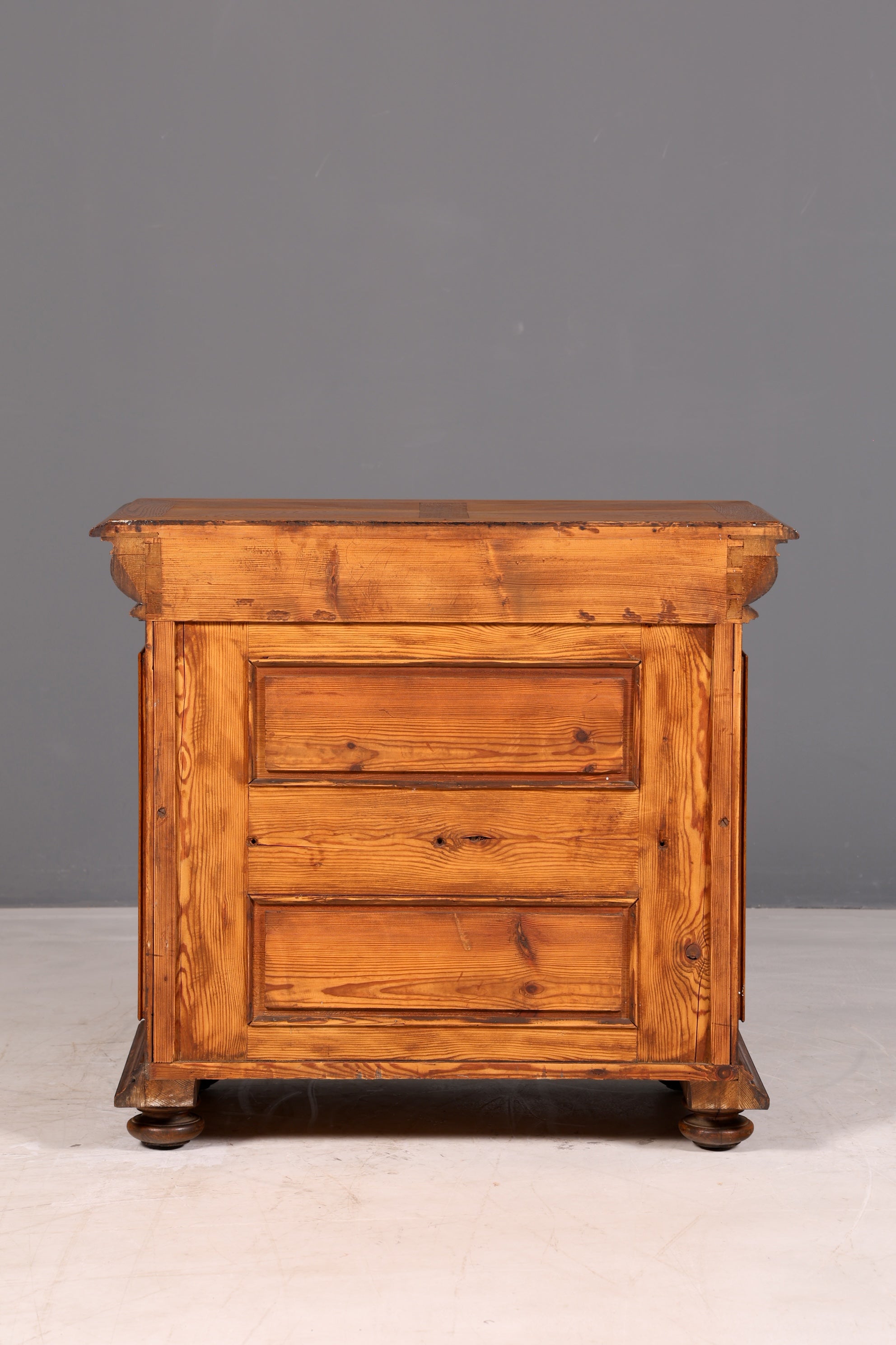 Magnifique armoire de l’époque Gründerzeit, buffet bas, commode ancienne Louis-Philippe, vaisselier, vertiko