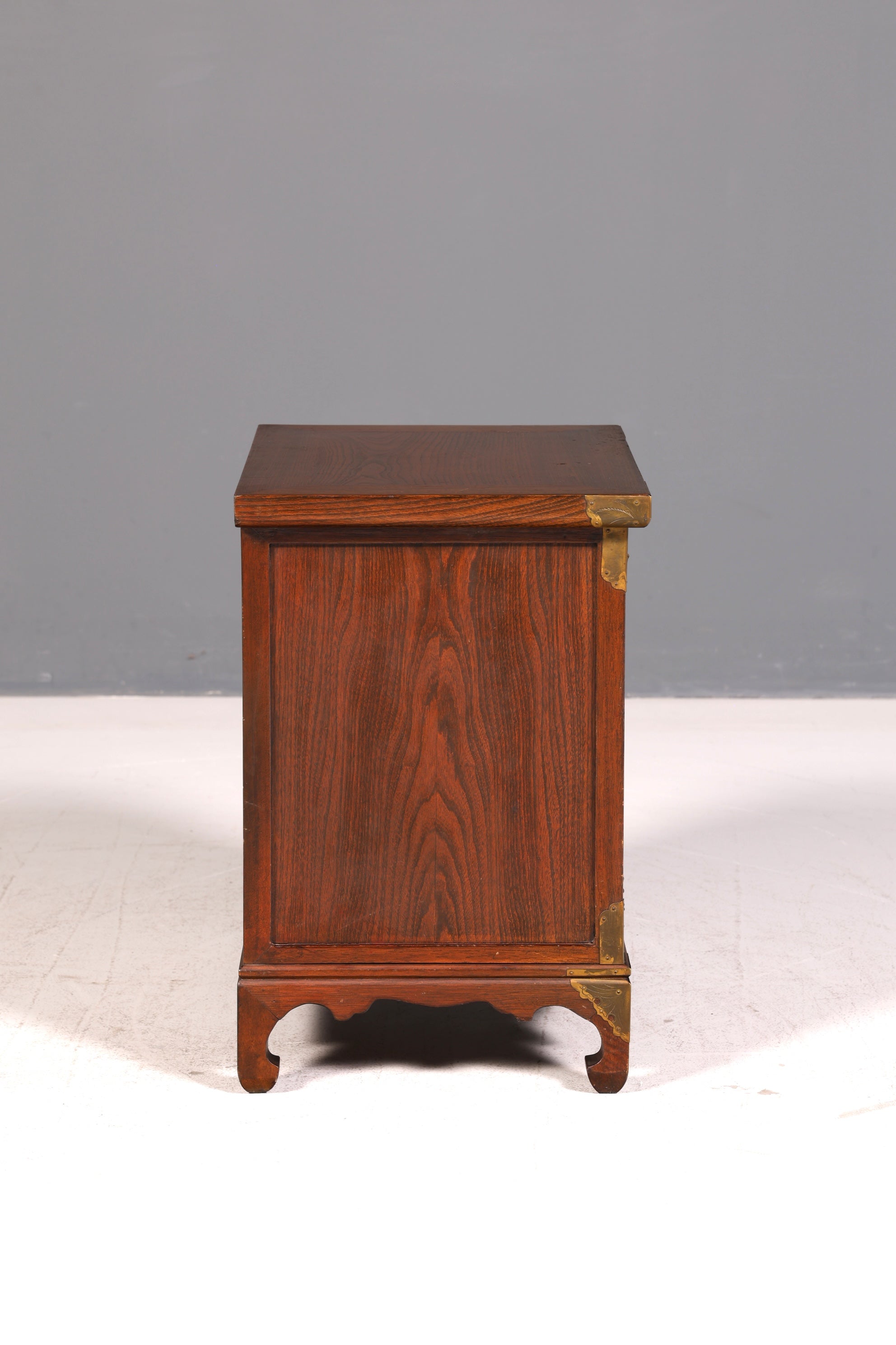 Edle Asiatische Kommode Schnitzereien Antik Korea Schrank Beistellschrank Messingbeschläge Holz Vintage