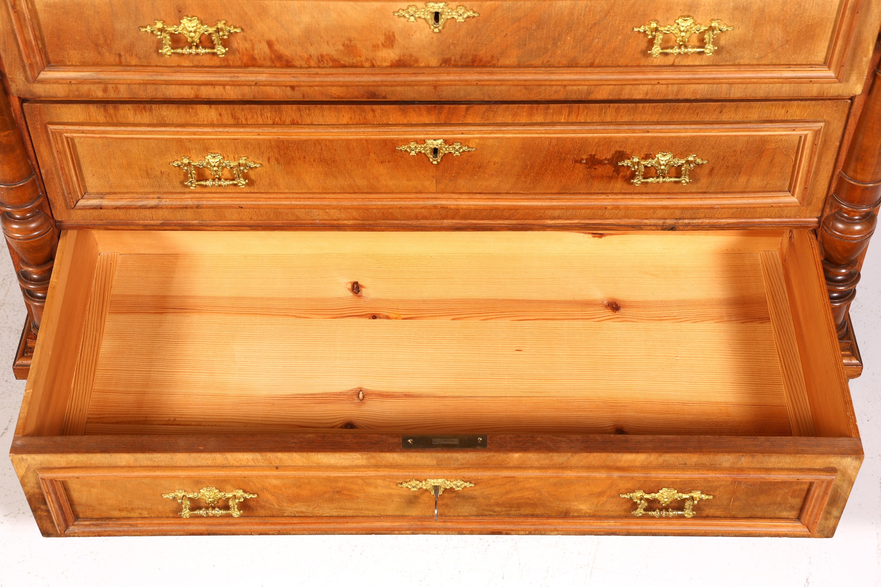 Commode élégante de style Louis-Philippe, buffet en noyer, époque Gründerzeit (fin du XIXe siècle), vers 1880