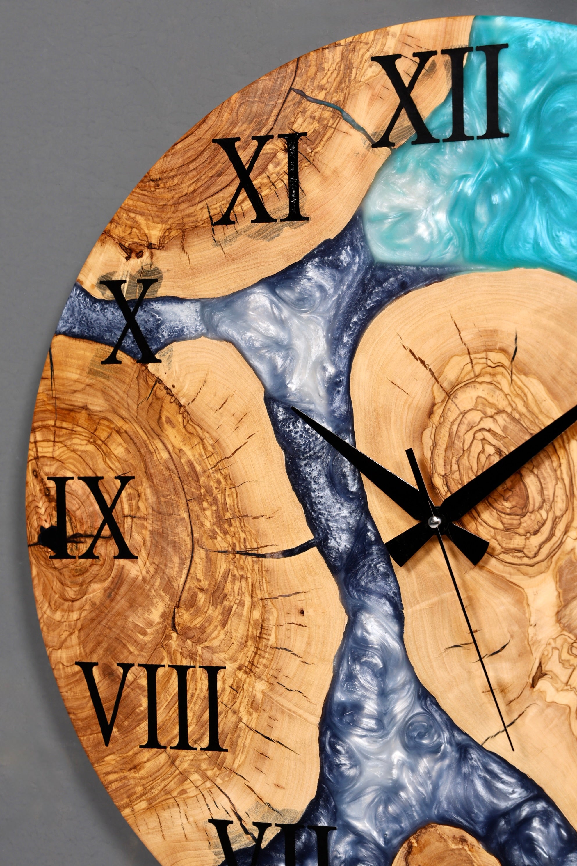 Magnifique horloge murale artisanale en résine époxy, motif olivier, motif océan bleu, horloge analogique en époxy