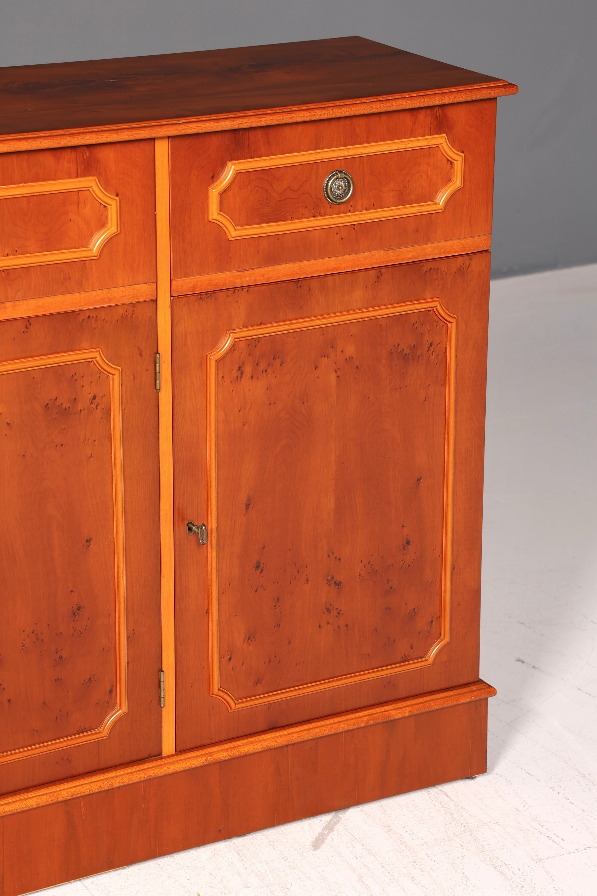 Wunderschönes Englisches Sideboard 60s Buffetschrank Kommode Anrichte Schrank Highboard Vintage