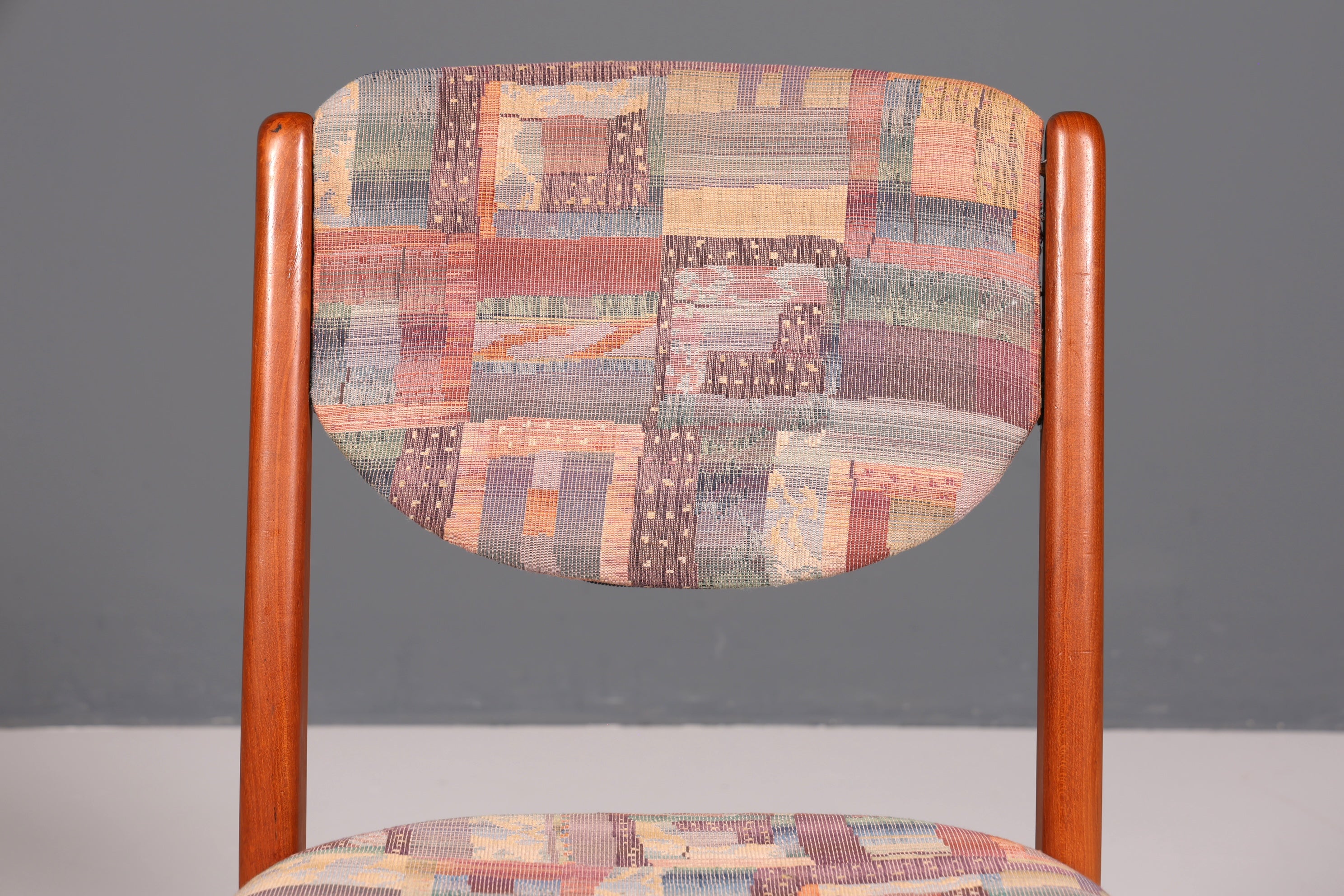 Chaise simple de style Mid-Century, chaise de salle à manger rétro, chaise de cuisine design danois, chaise de secrétaire en teck, 1 sur 2