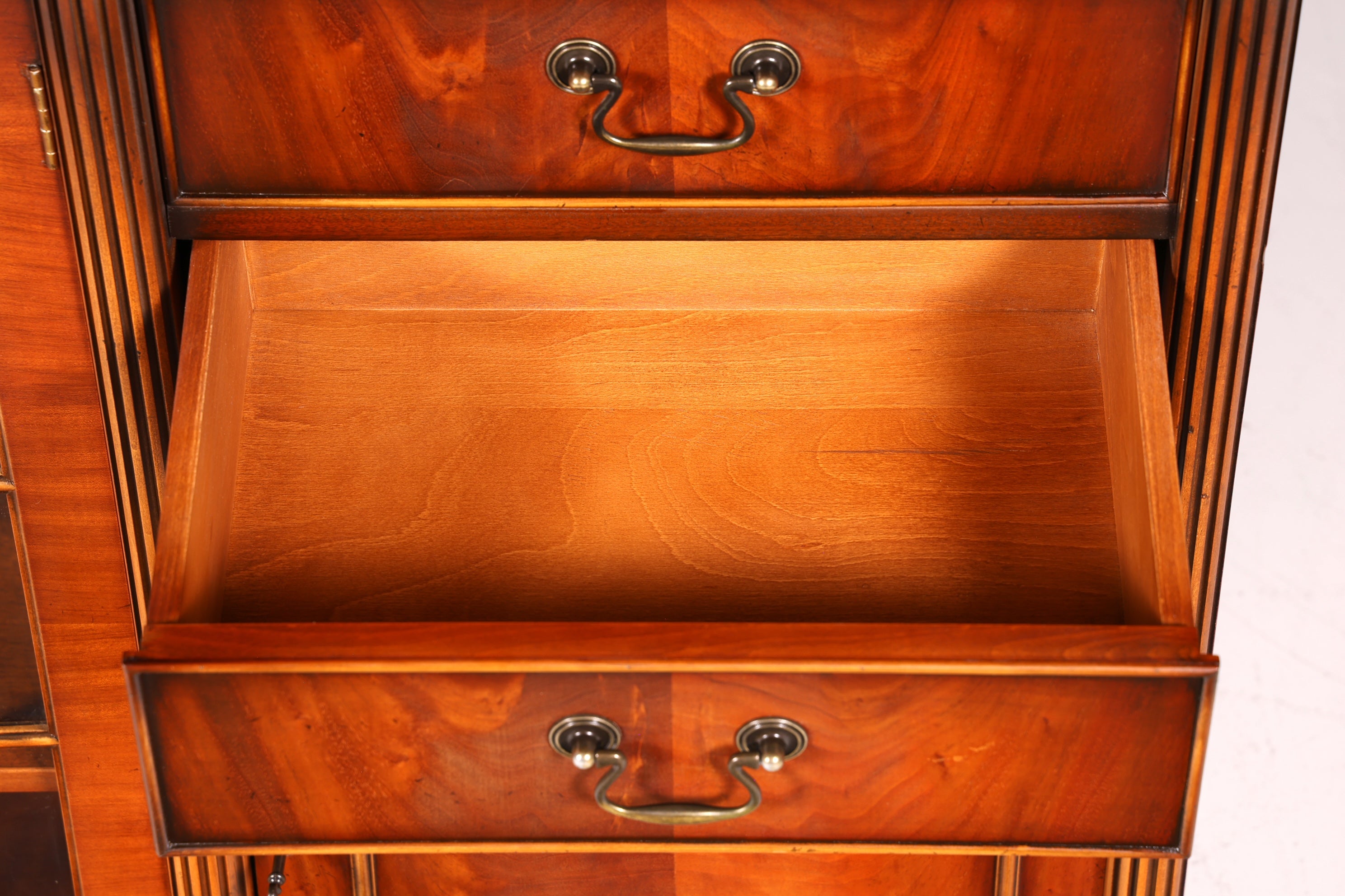 Wunderschönes Englisches Sideboard Mahagoni Echt Holz Vitrine Antik Regal Schrank Glasvitrine Kommode Vintage