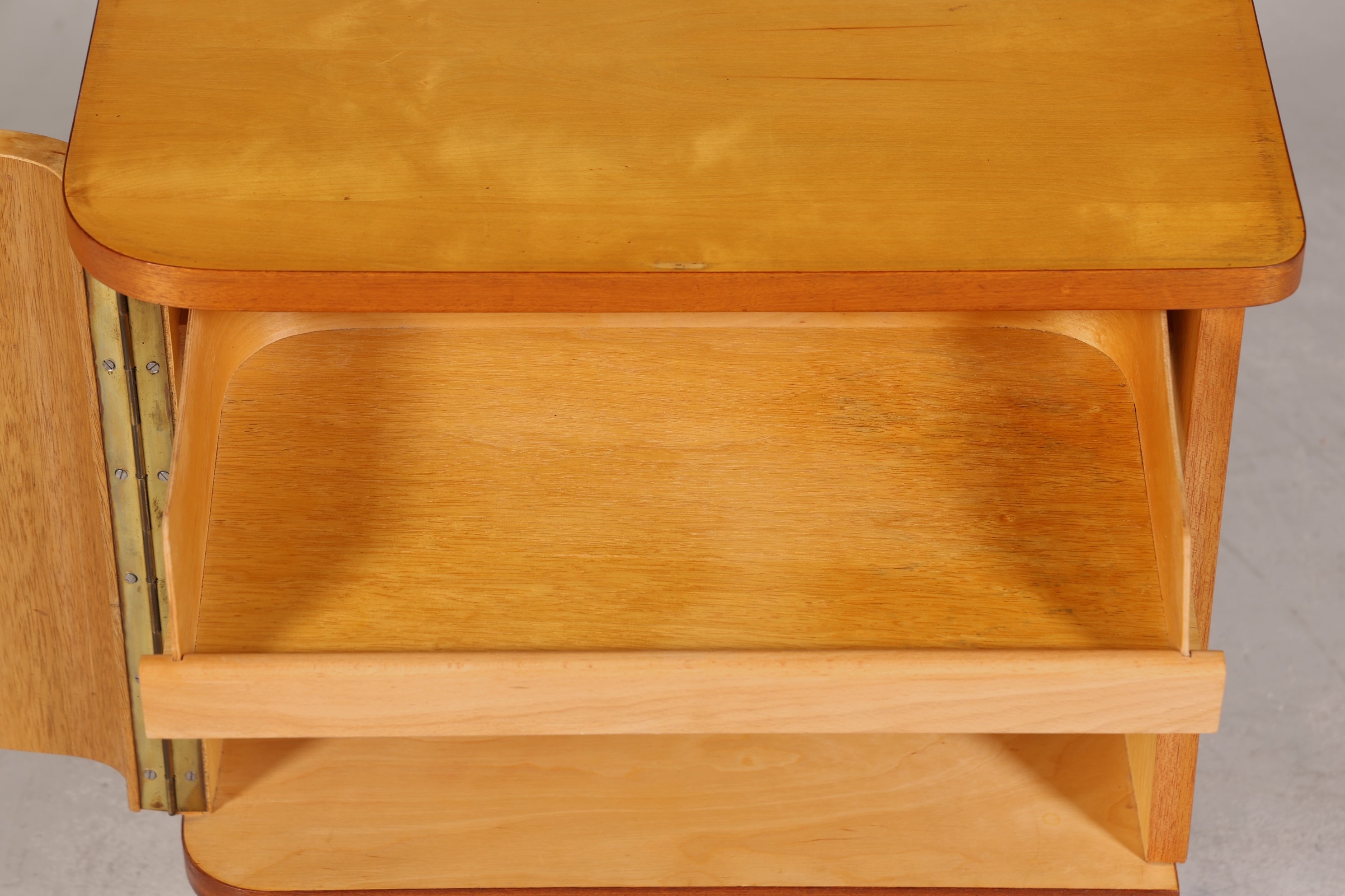 Wunderschöner Mid Century Nachttisch Kommode Vintage 60s Schrank Nachtschrank 1 von 2