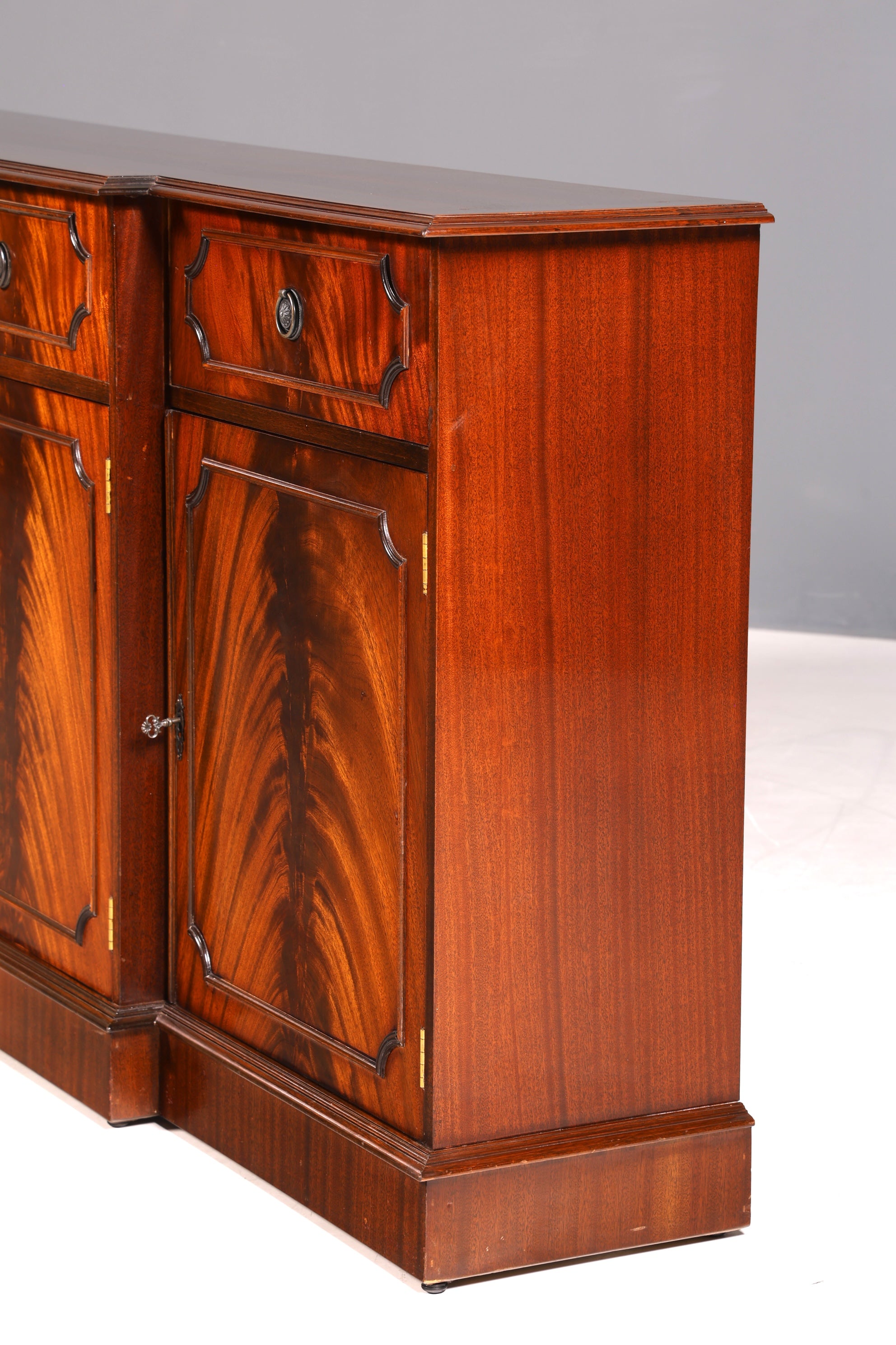 Wunderschönes Englisches Sideboard Mahagoni Schrank Antik 60s Buffetschrank Kommode