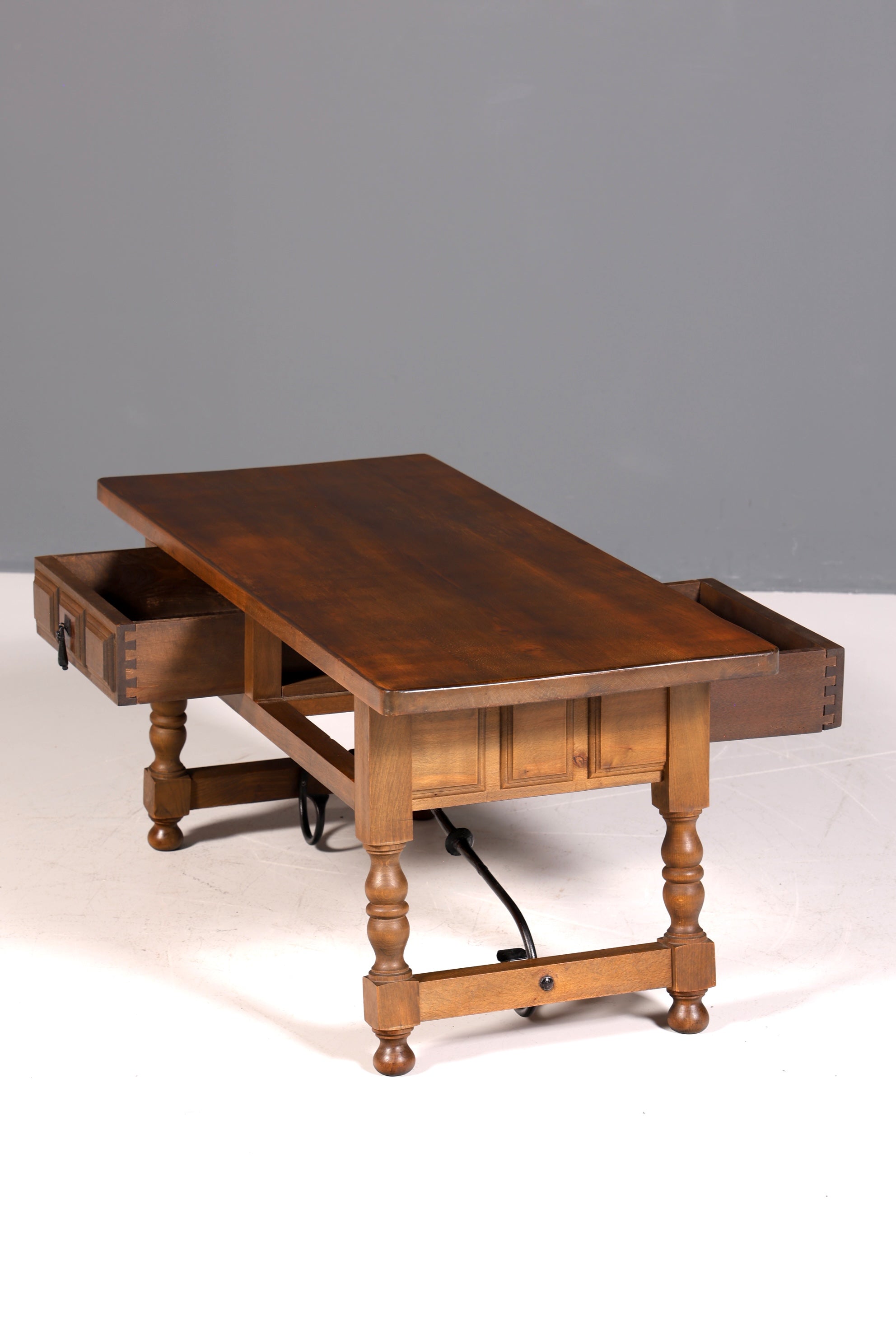 Belle table espagnole, table basse en bois véritable, table d&