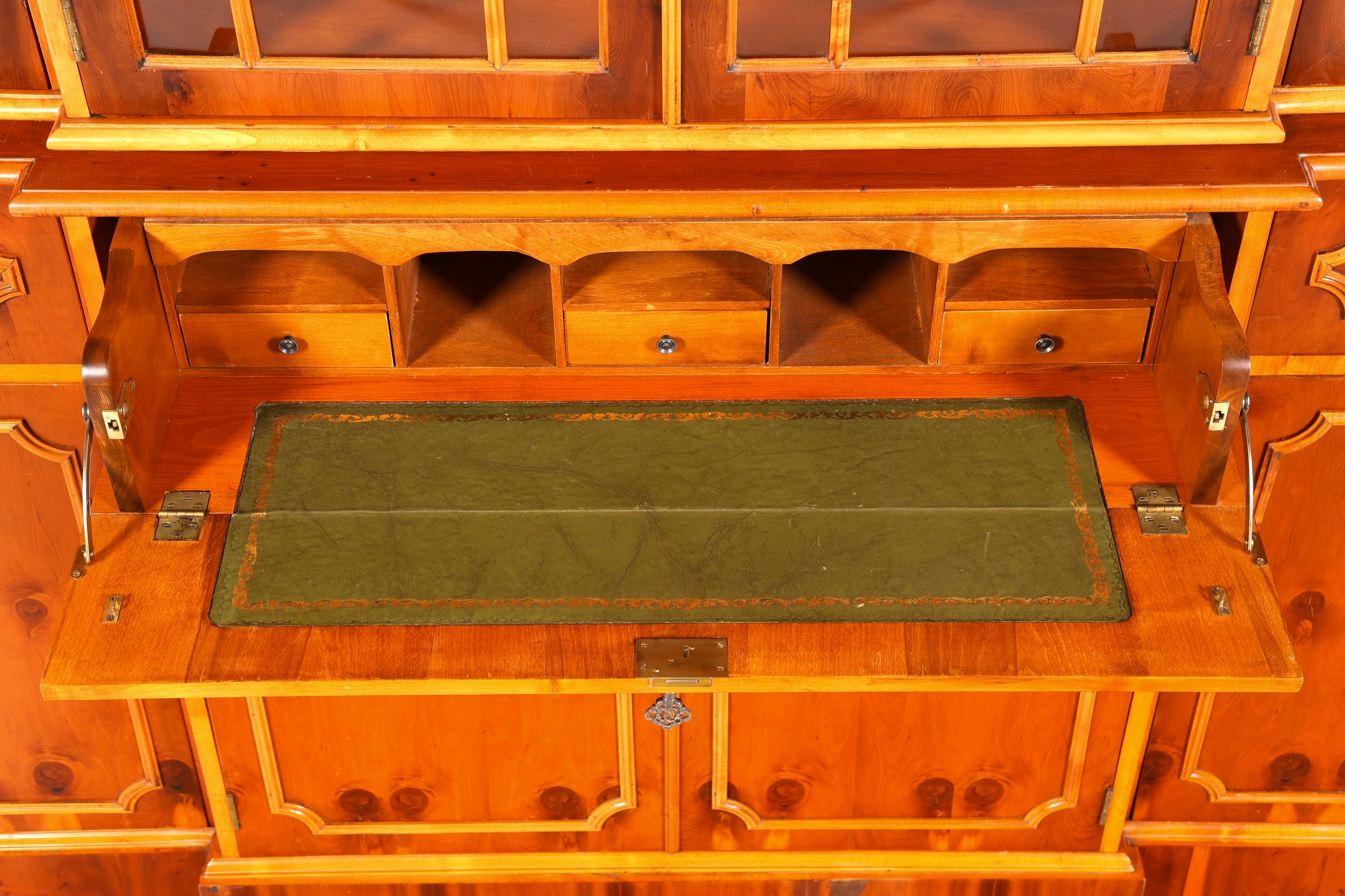 Vitrine anglaise de style onirique, bibliothèque, buffet, style ancien, if anglais, vitrine en verre, bibliothèque