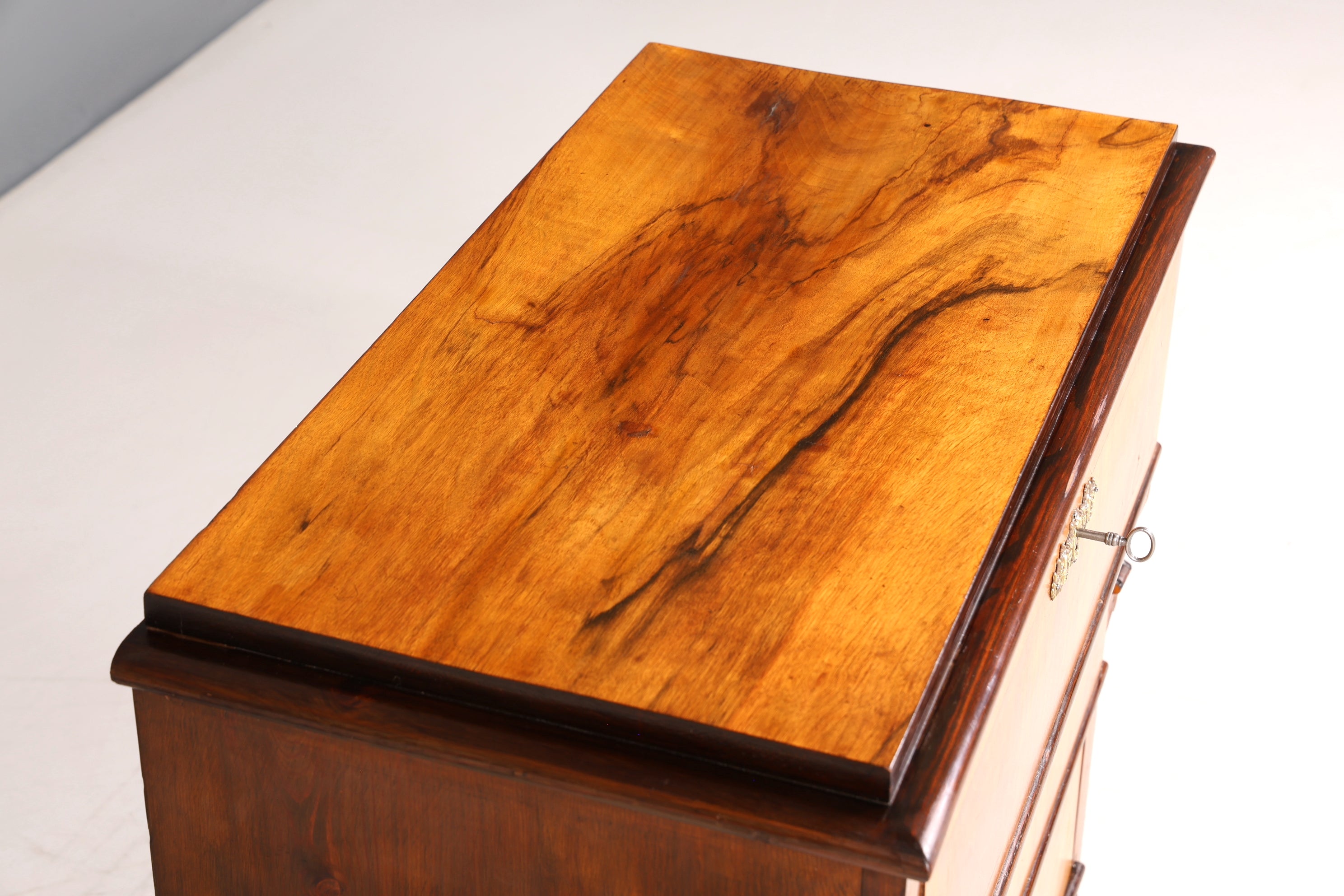 E900 Finish Traumhafte Gründerzeit Kommode Jugendstil Schubladenkommode Antik Vertiko Wäschekommode