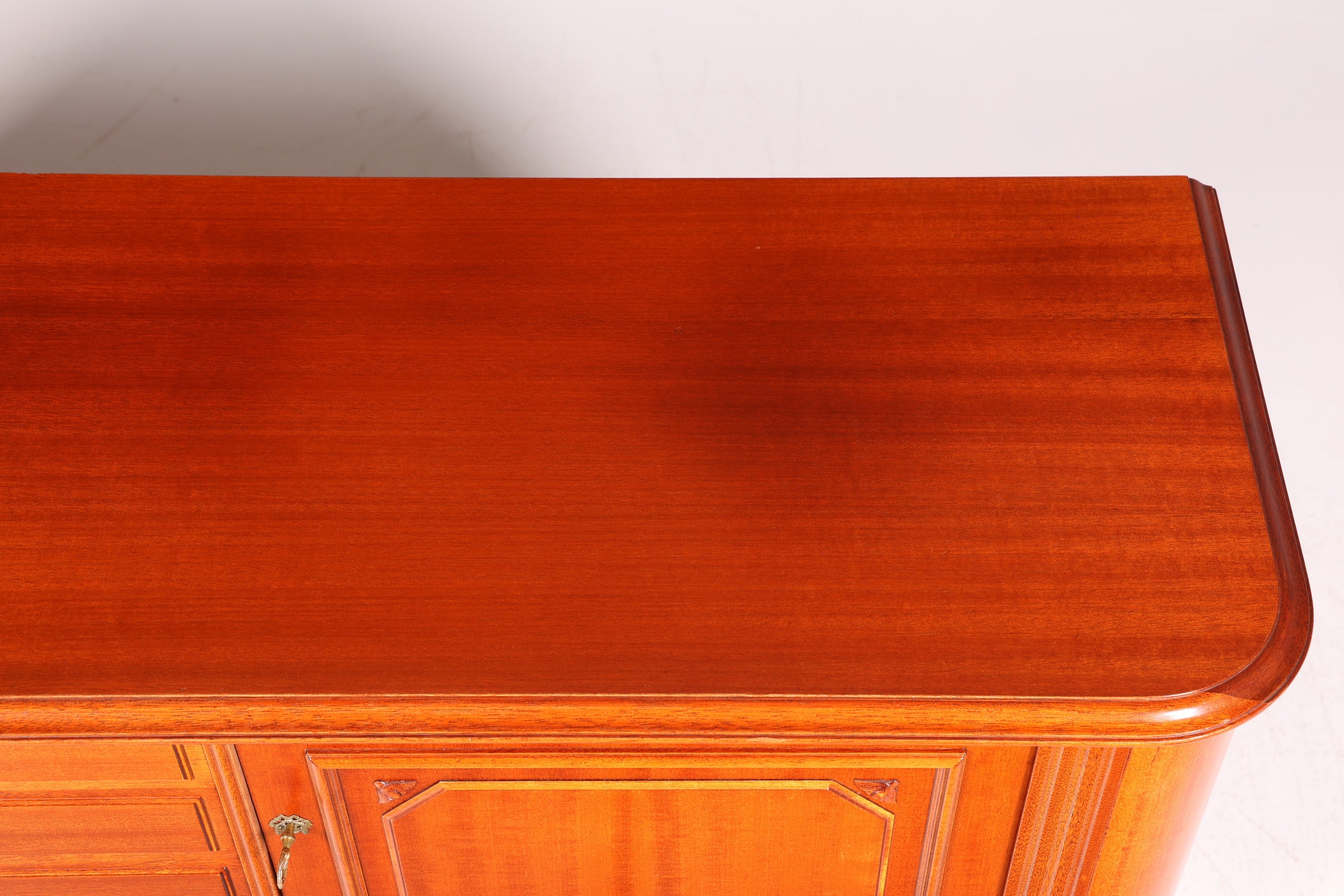 Buffet de style gustavien, commode, meuble TV, antiquité des années 1960