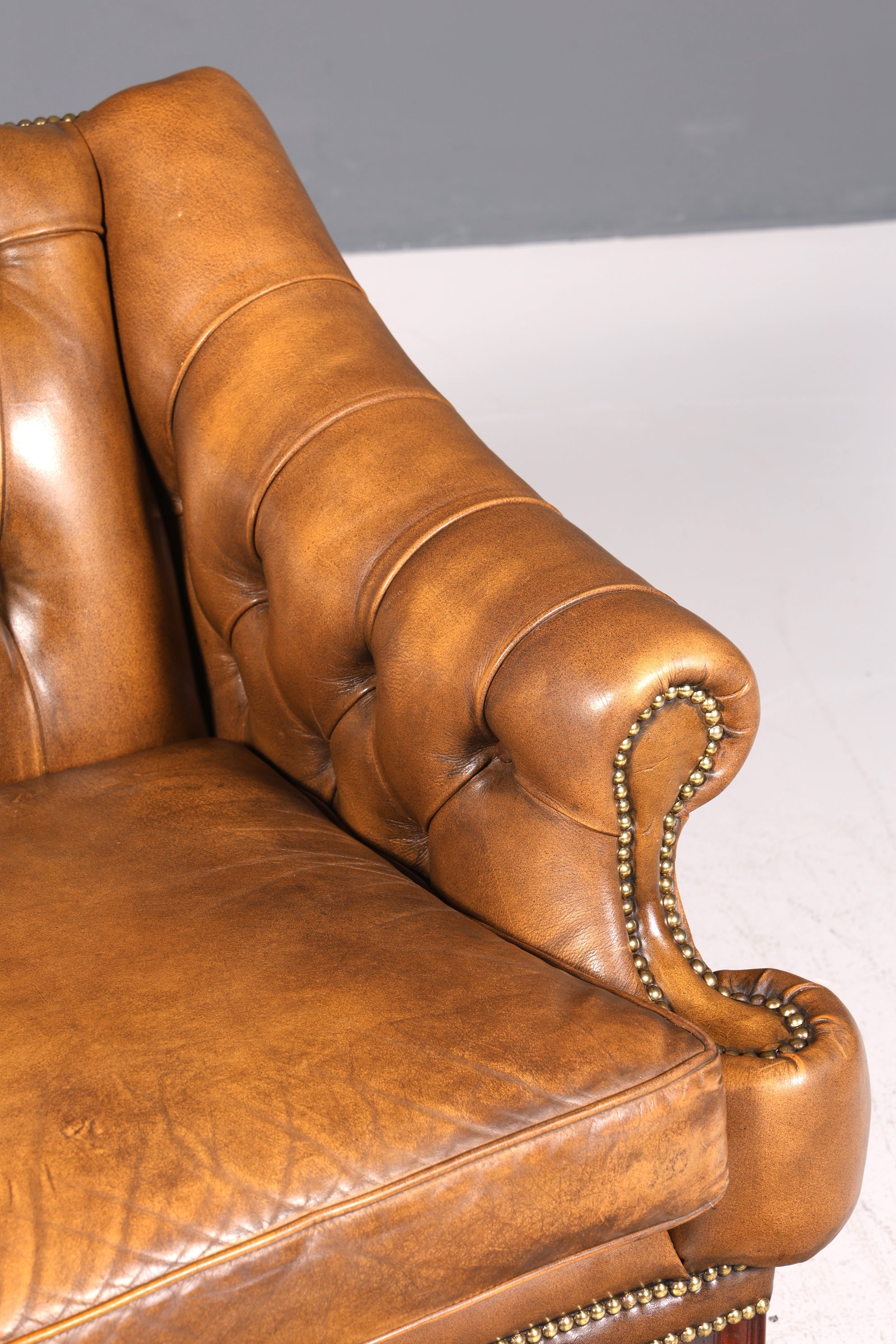 Magnifique et rare canapé Chesterfield original, canapé 2 places, canapé anglais capitonné