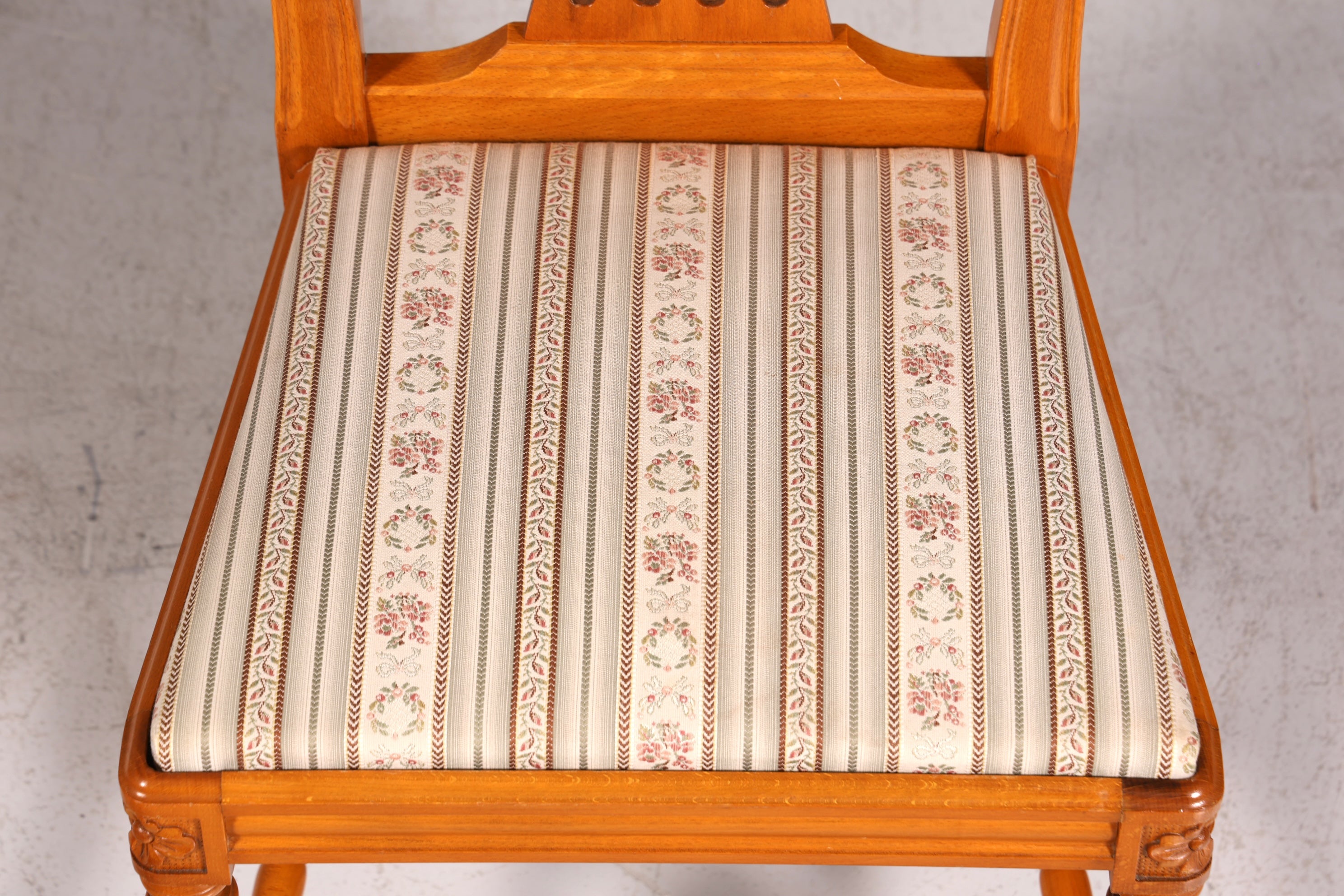 Ensemble de 4 chaises de style gustavien, chaises de cuisine anglaises, chaises de salle à manger de style antique