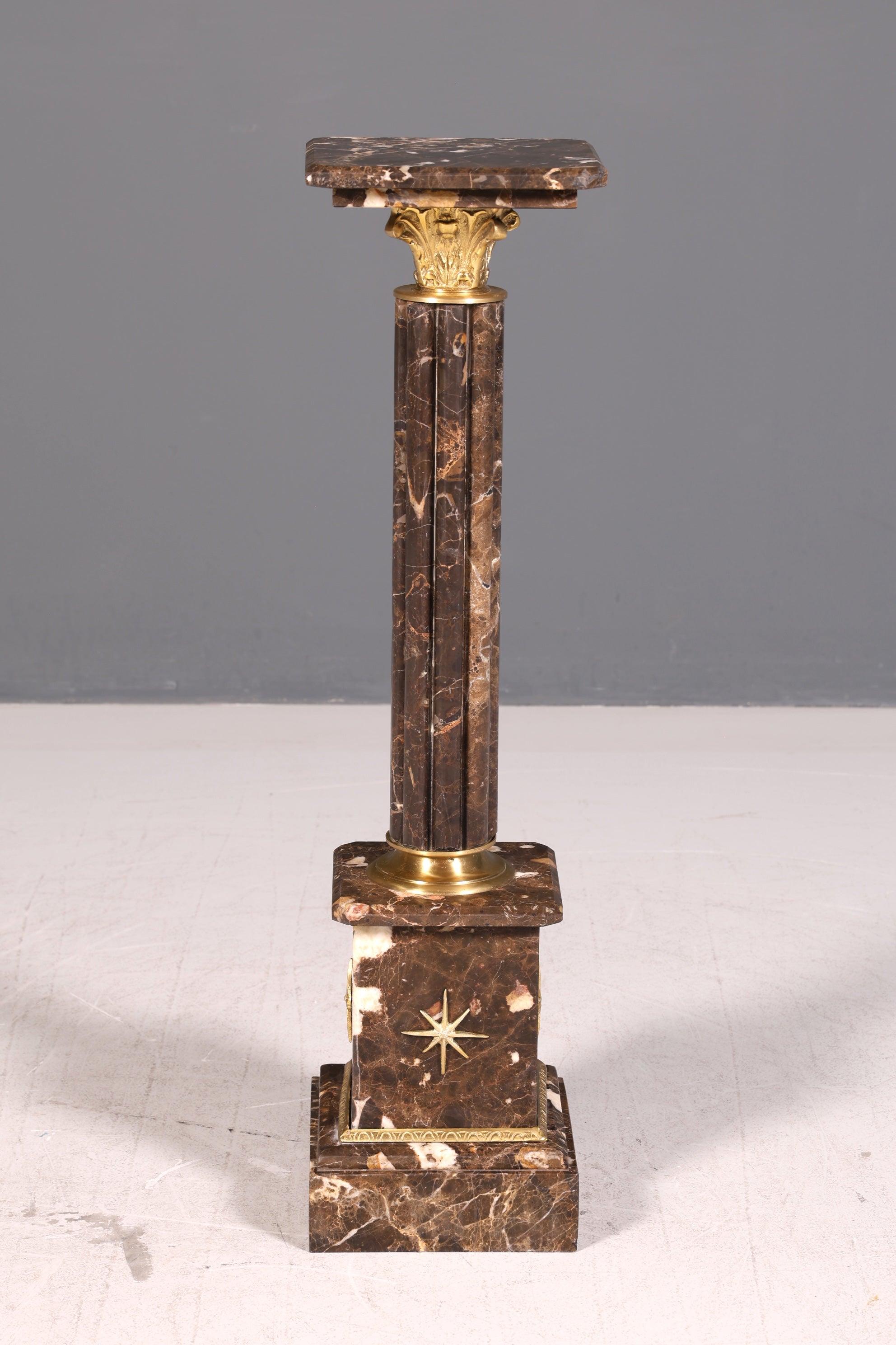 Wunderschöne Barock Stil Säule Louis XV Marmor Blumensäule Naturstein Sockel Ablage