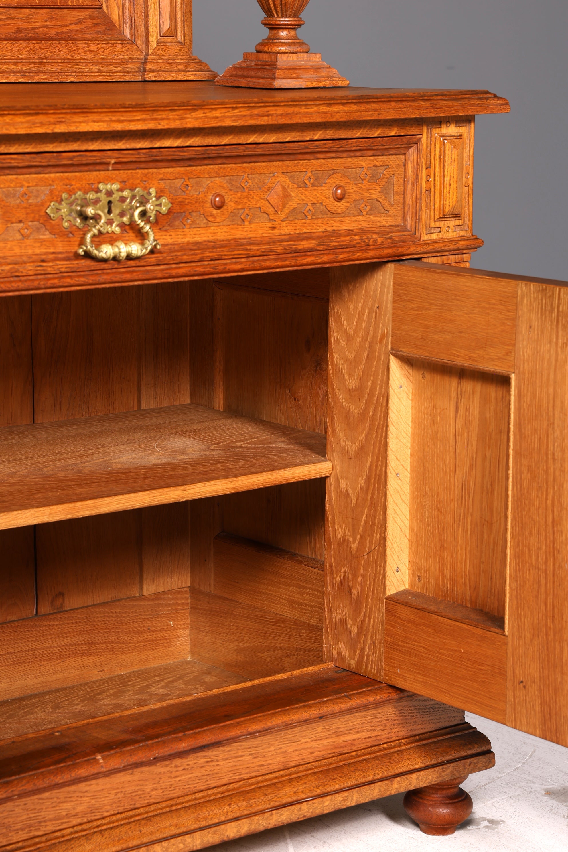 Wunderschönes Gründerzeit Buffet Eiche Anrichte Aufsatz Kommode Antik Sideboard Vertiko um 1890 Vintage