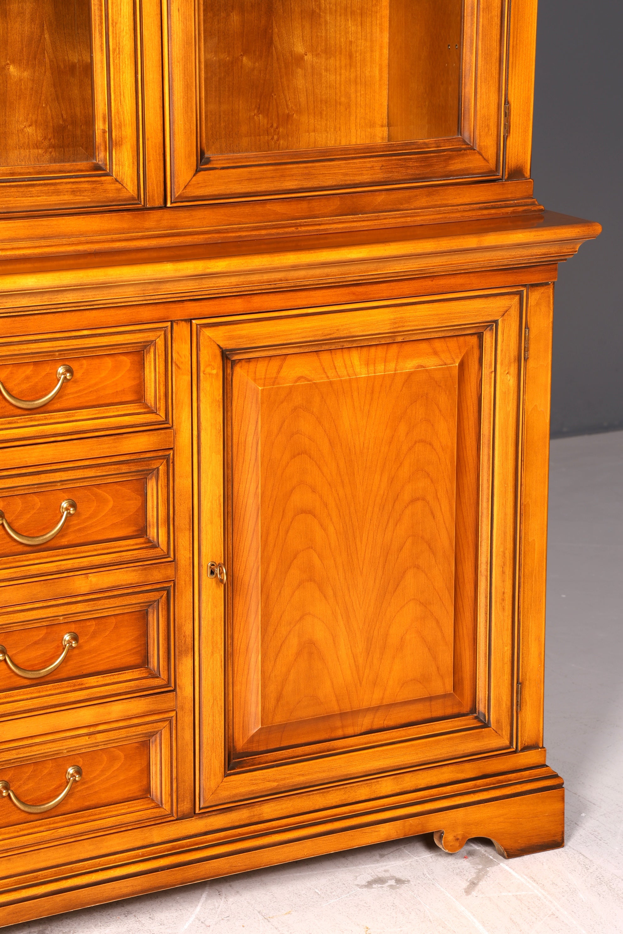 Traumhafte Original Selva Vitrine Kirschholz Buffet Bibliothek Antik Stil Schrank Geschirrschrank Italienische Möbel