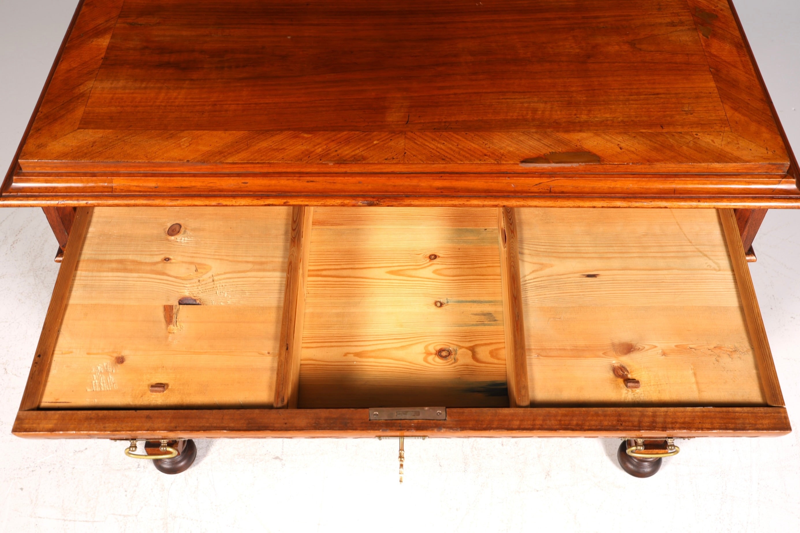 Commode onirique Gründerzeit, buffet antique Art Nouveau, commode, coffre à linge